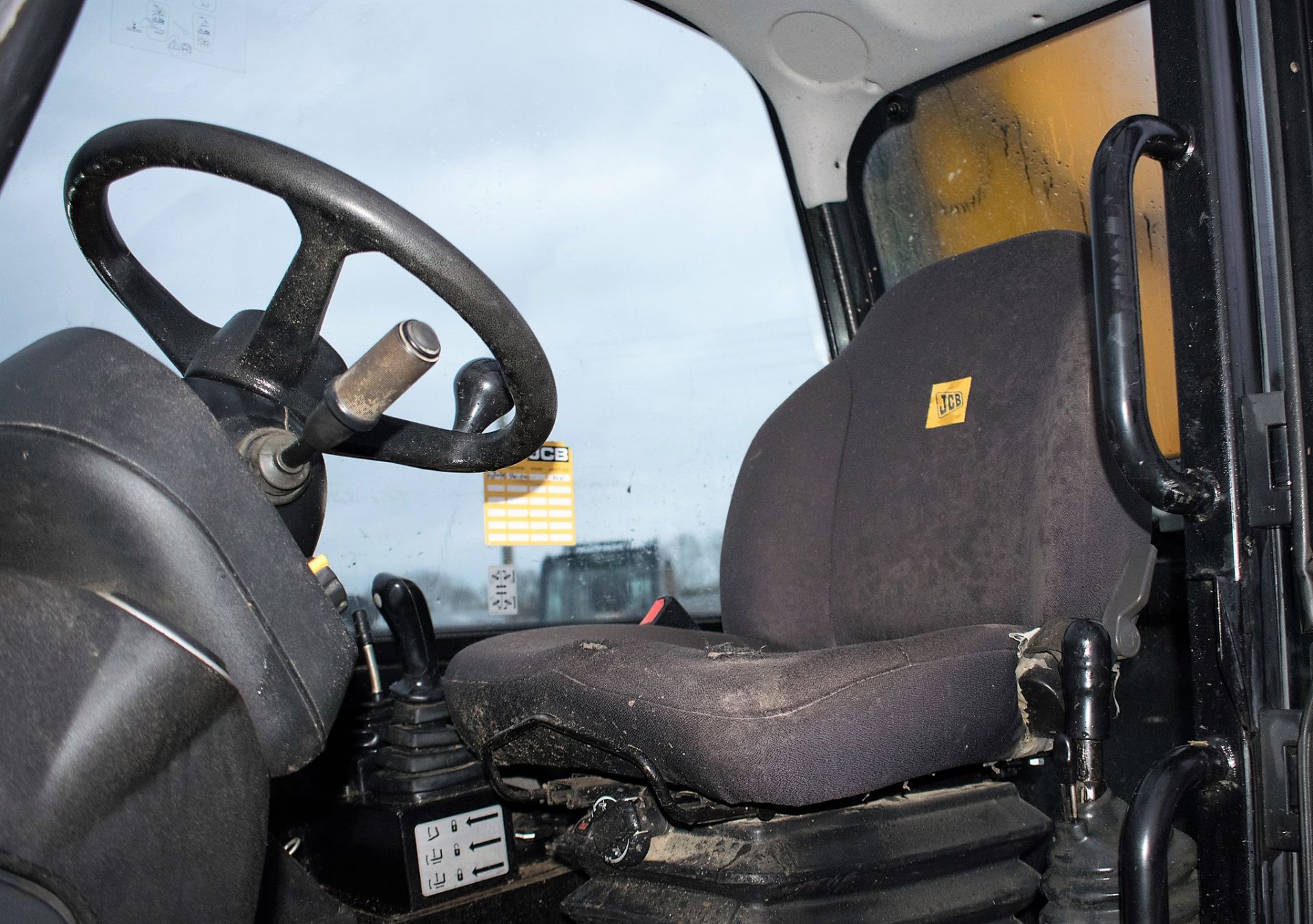 JCB 540-170 17 metre telescopic handler Year: 2015 S/N: 2353803 Recorded Hours: 3511 c/w sway - Image 19 of 20