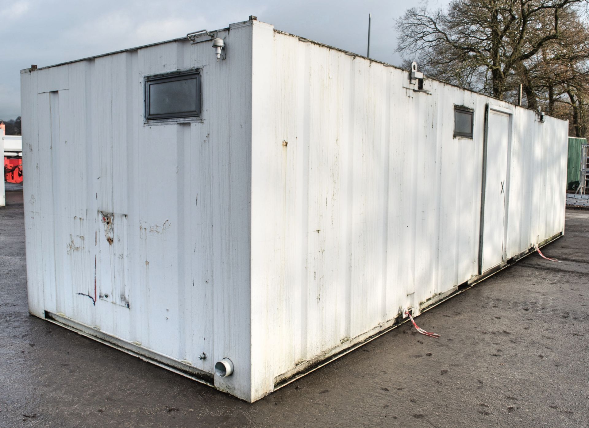 32 ft x 10 ft steel anti-vandal toilet/changing room site unit Comprising of: Lobby, Kitchen