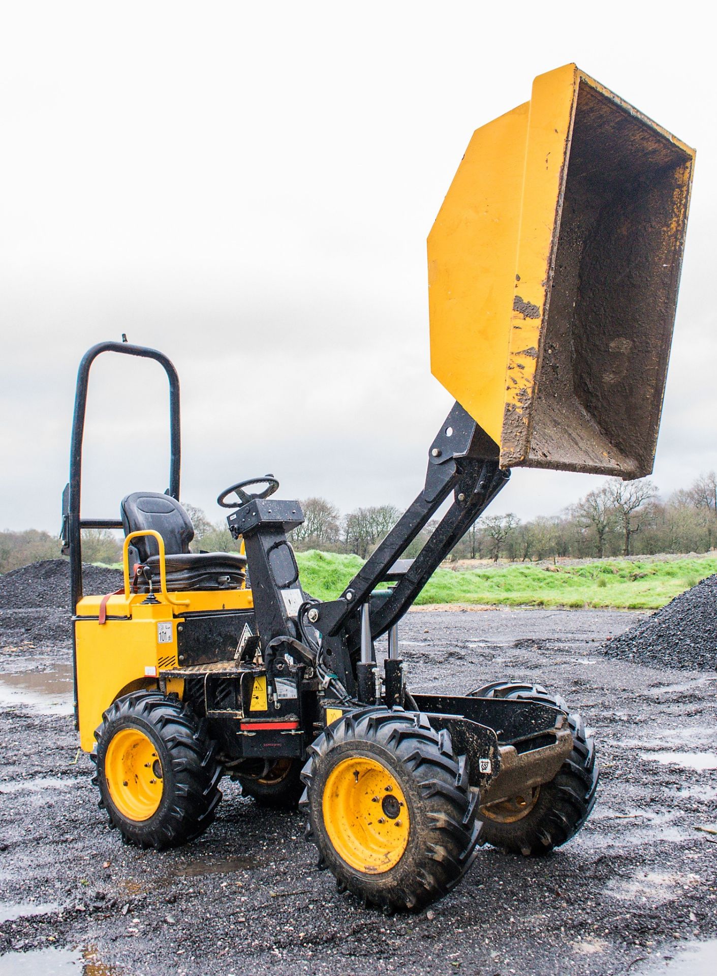 JCB 1THT 1 tonne high tip dumper  Year: 2016  S/N: JEGGRA3463 Recorded Hours: 501 - Image 9 of 18