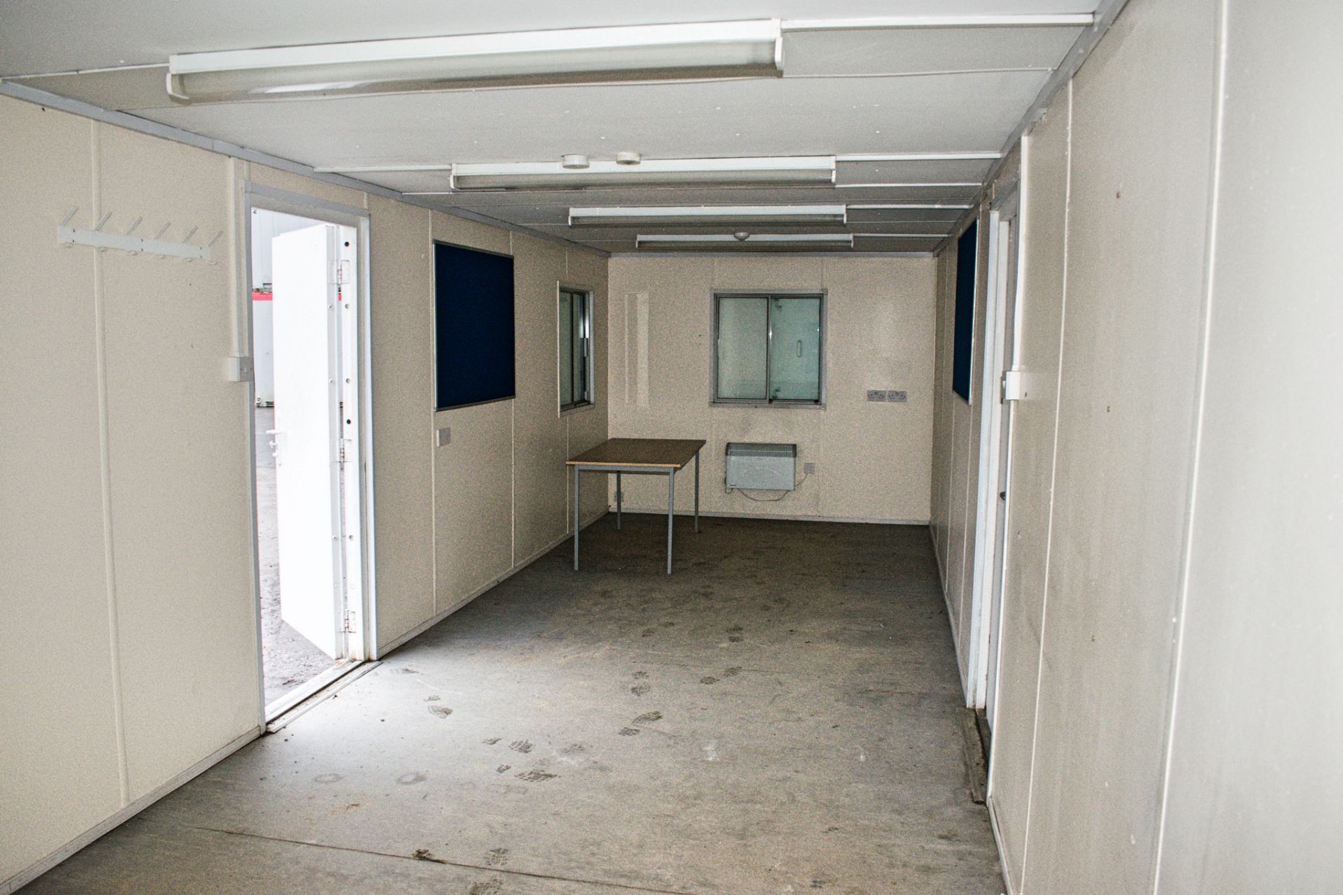 32 ft x 10 ft steel anti-vandal jack leg office site unit c/w: keys BBA 1395 - Image 8 of 8