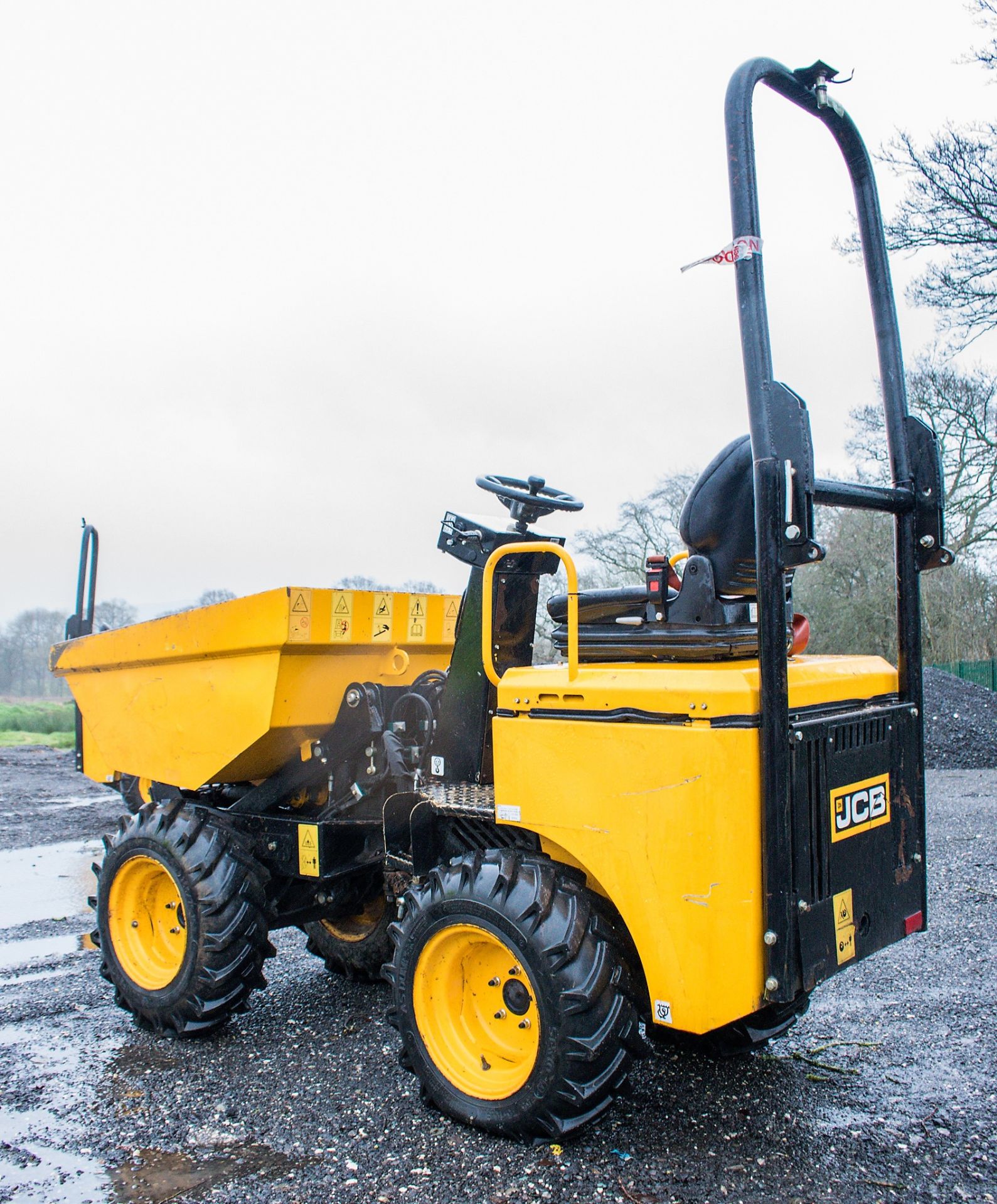 JCB 1THT 1 tonne high tip dumper  Year: 2016  S/N: JEGGR Recorded Hours: 595 - Image 3 of 17