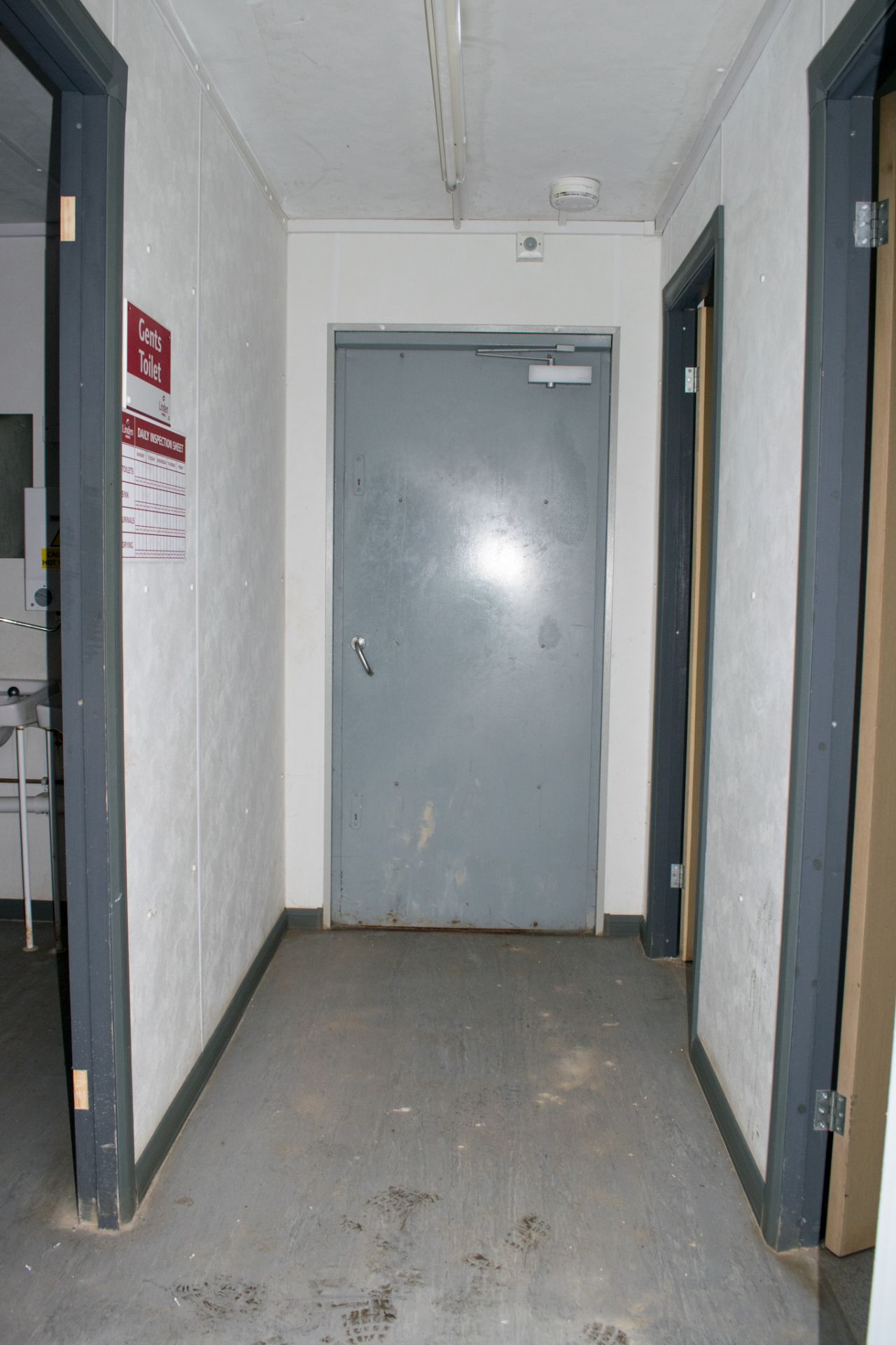 32 ft x 10 ft steel anti-vandal jack leg toilet unit Comprising of: Lobby, 4 urinals, 4 toilets, 4 - Image 5 of 14