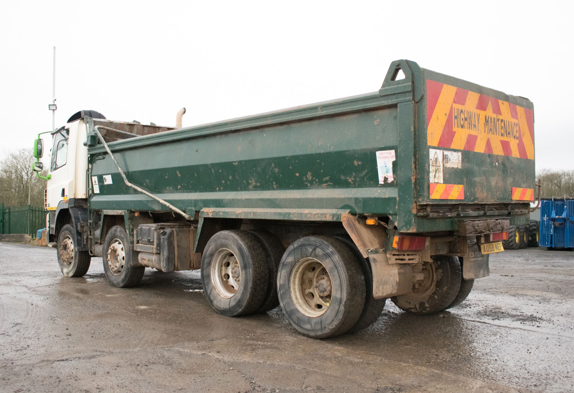 DAF CF 85.340 32 tonne 8 wheel tipper lorry Registration Number: AU58 NEF Date of Registration: 01/ - Image 4 of 12