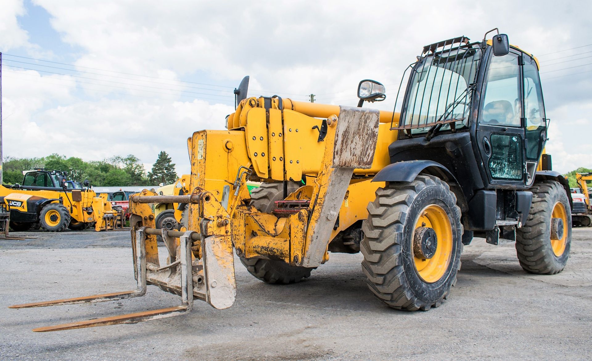 JCB 540-170 17 metre telescopic handler Year: 2007 S/N:  Recorded Hours:  c/w sway control &