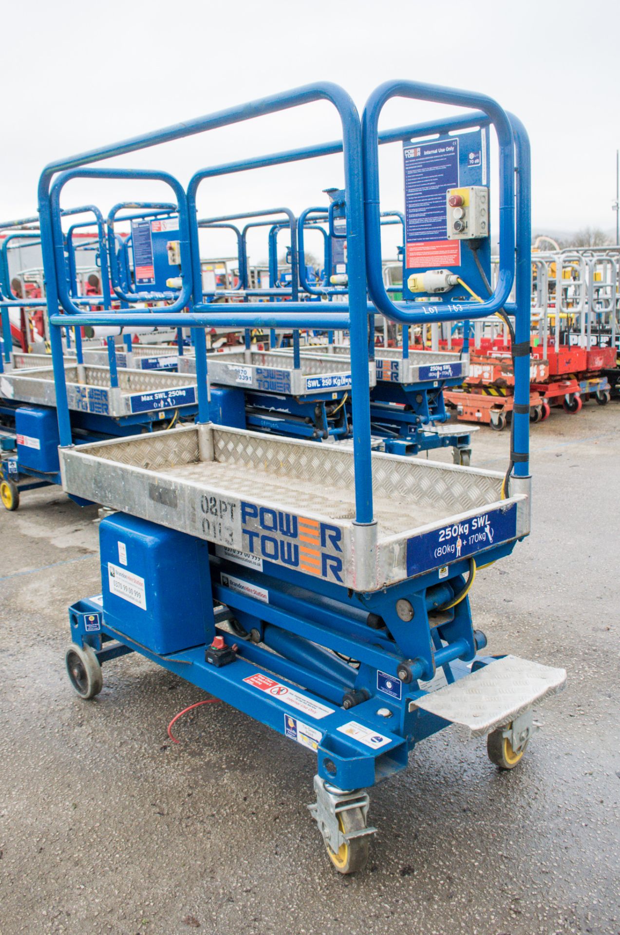 Power Tower battery electric push along scissor lift Year: 2009 08PT0013 - Image 4 of 6