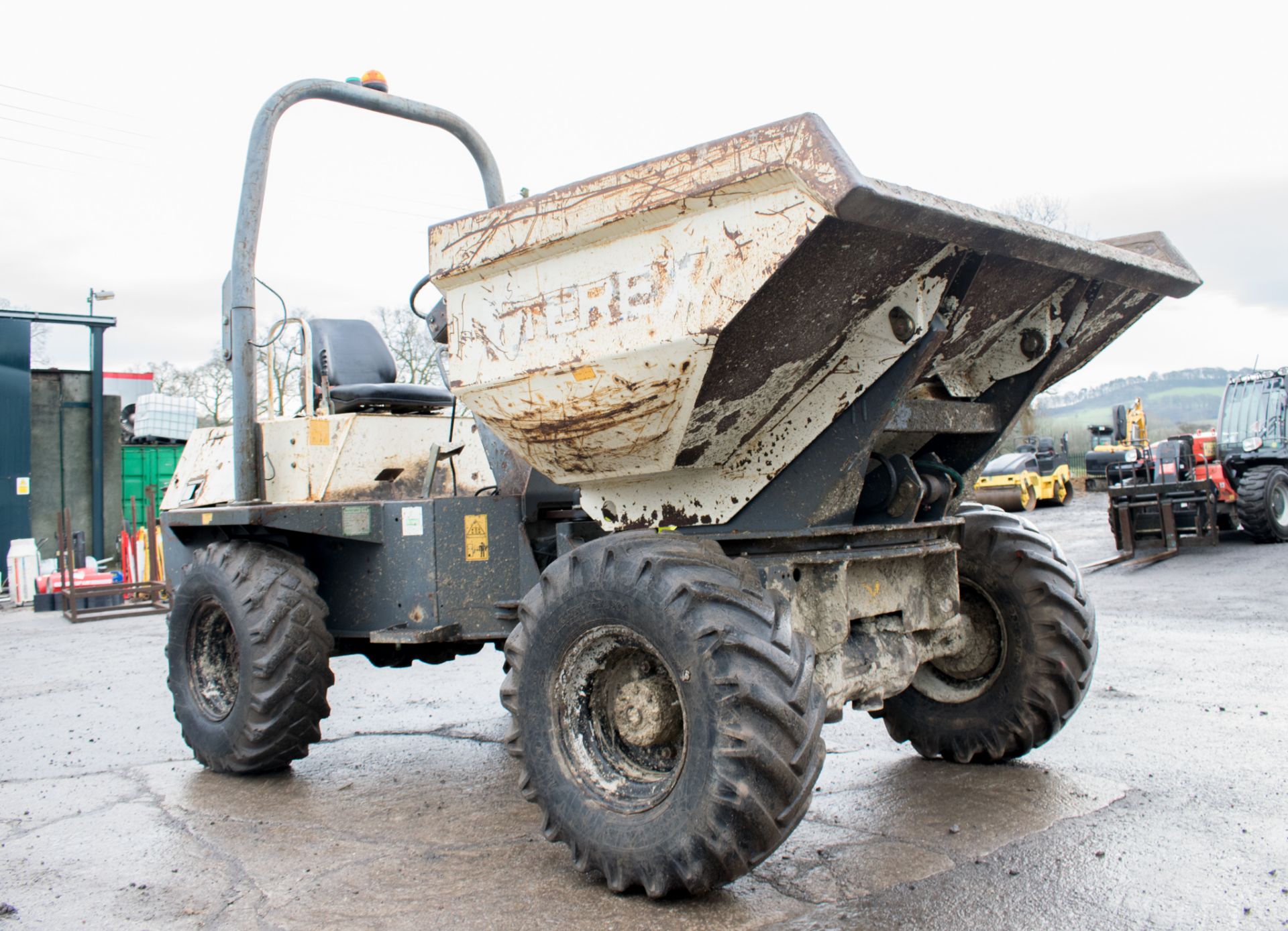 Benford 3 tonne swivelskip dumper Year: 2006 S/N: E604FS153 Recorded hours: 2839 1206 - Image 2 of 18