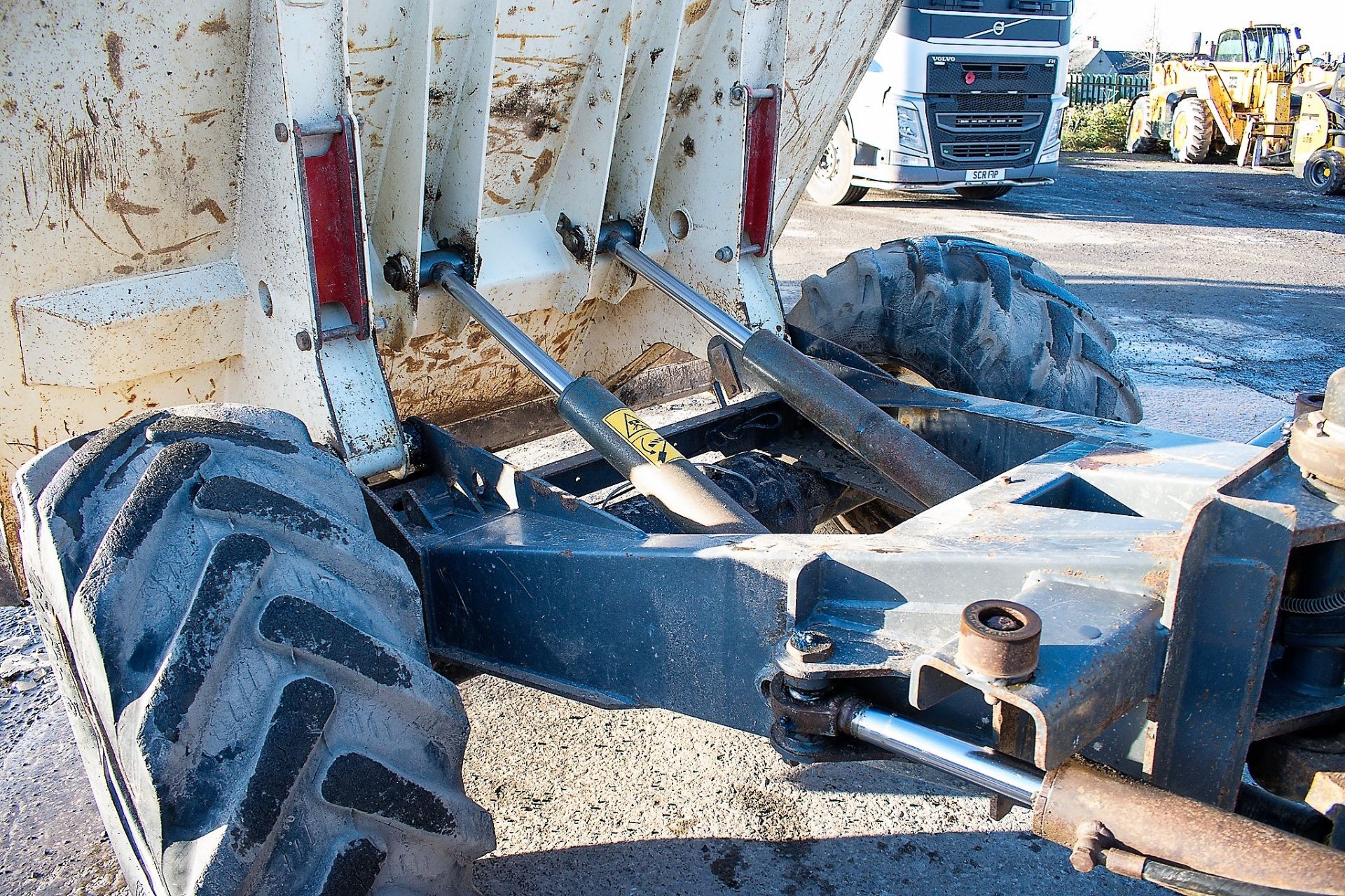 Benford Terex 6 tonne straight skip dumper Year: 2006 S/N: E602FJ034 Recorded Hours: 3121 1397 - Image 8 of 18