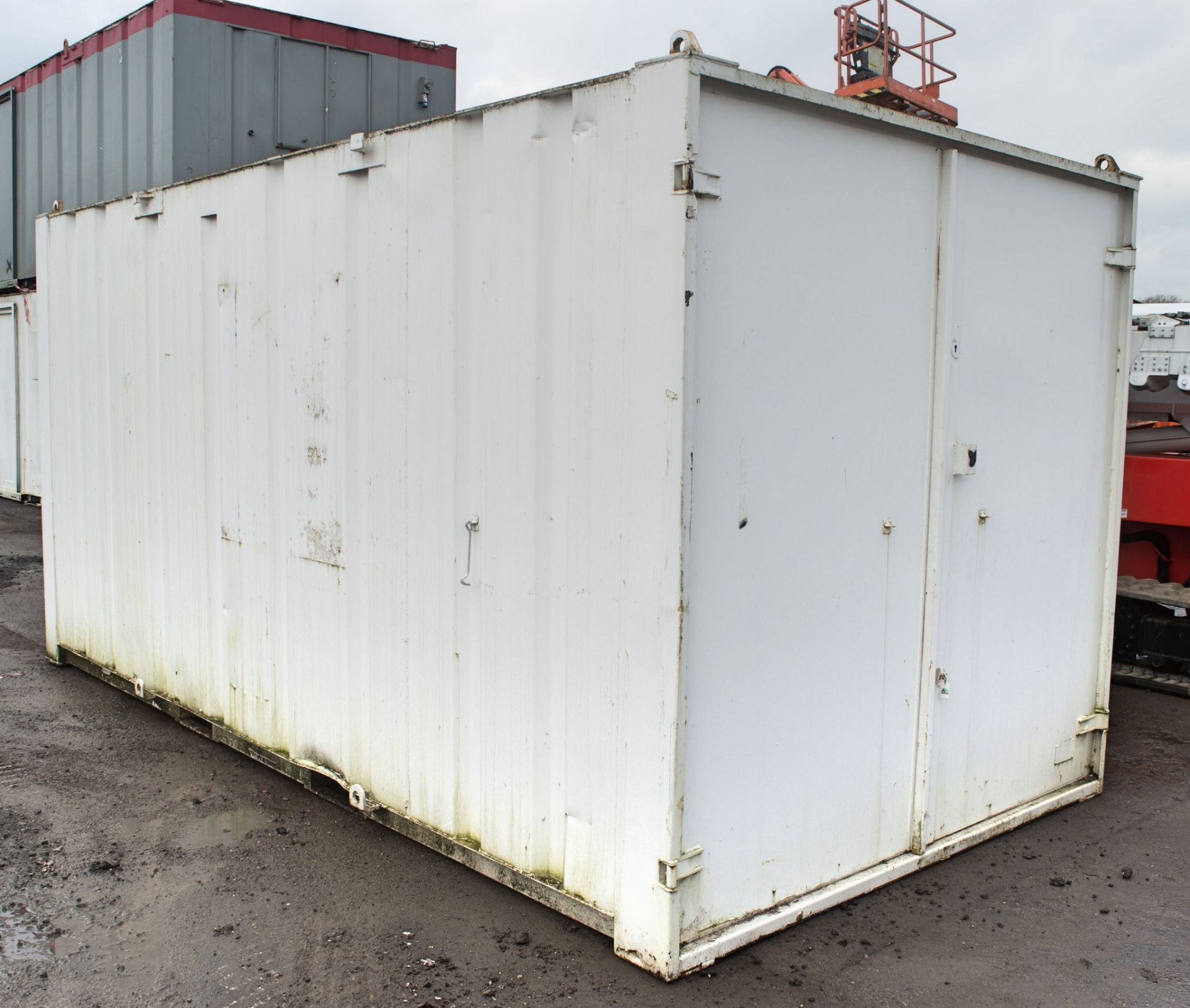 21 ft x 9 ft steel store unit c/w keys  A678434 - Image 3 of 5