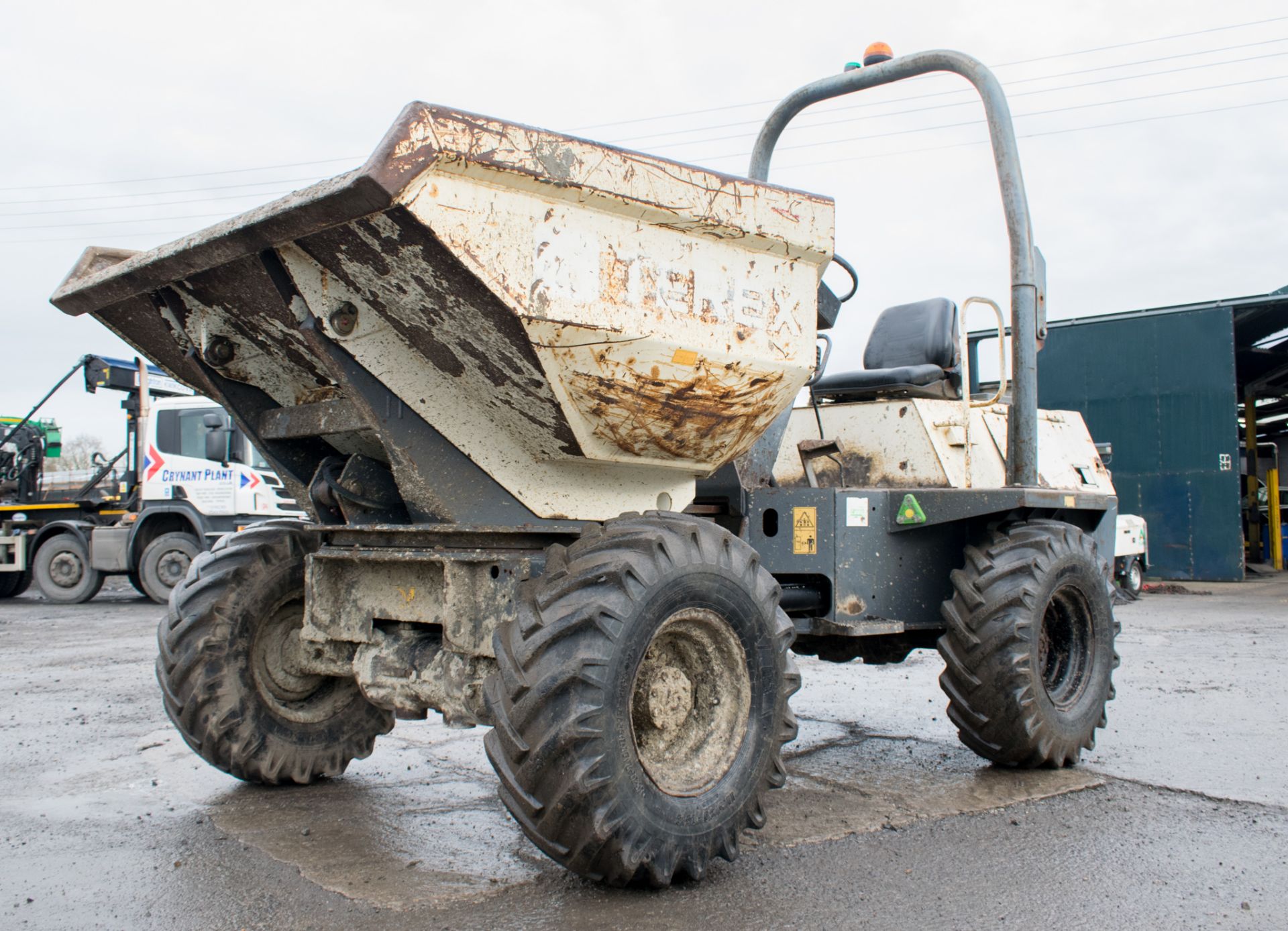 Benford 3 tonne swivelskip dumper Year: 2006 S/N: E604FS153 Recorded hours: 2839 1206