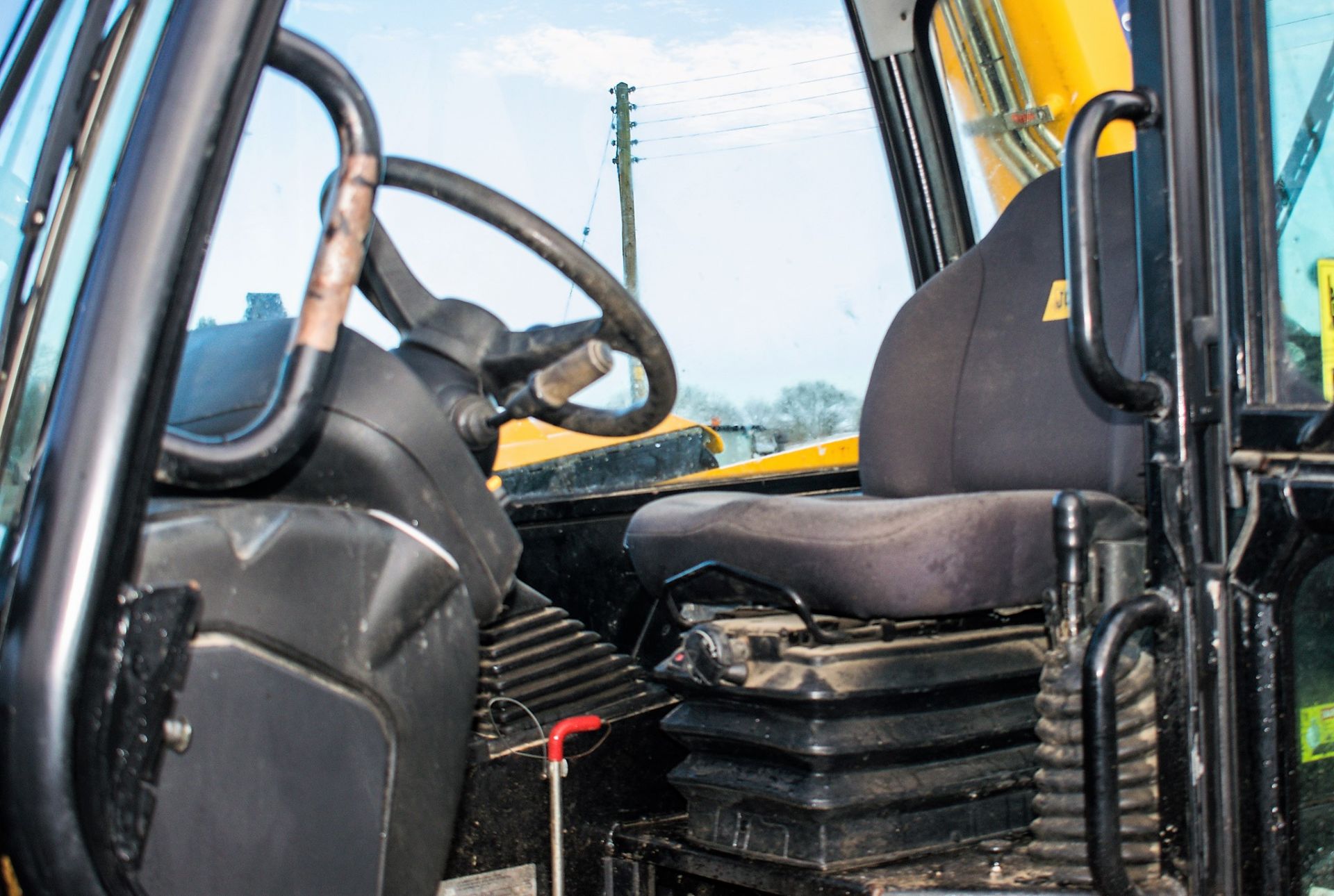 JCB 531-70 7 metre telescopic handler Year: 2015 S/N: 2352866 Recorded Hours: 1481 Reg: MM65ZZN 2 - Image 19 of 20