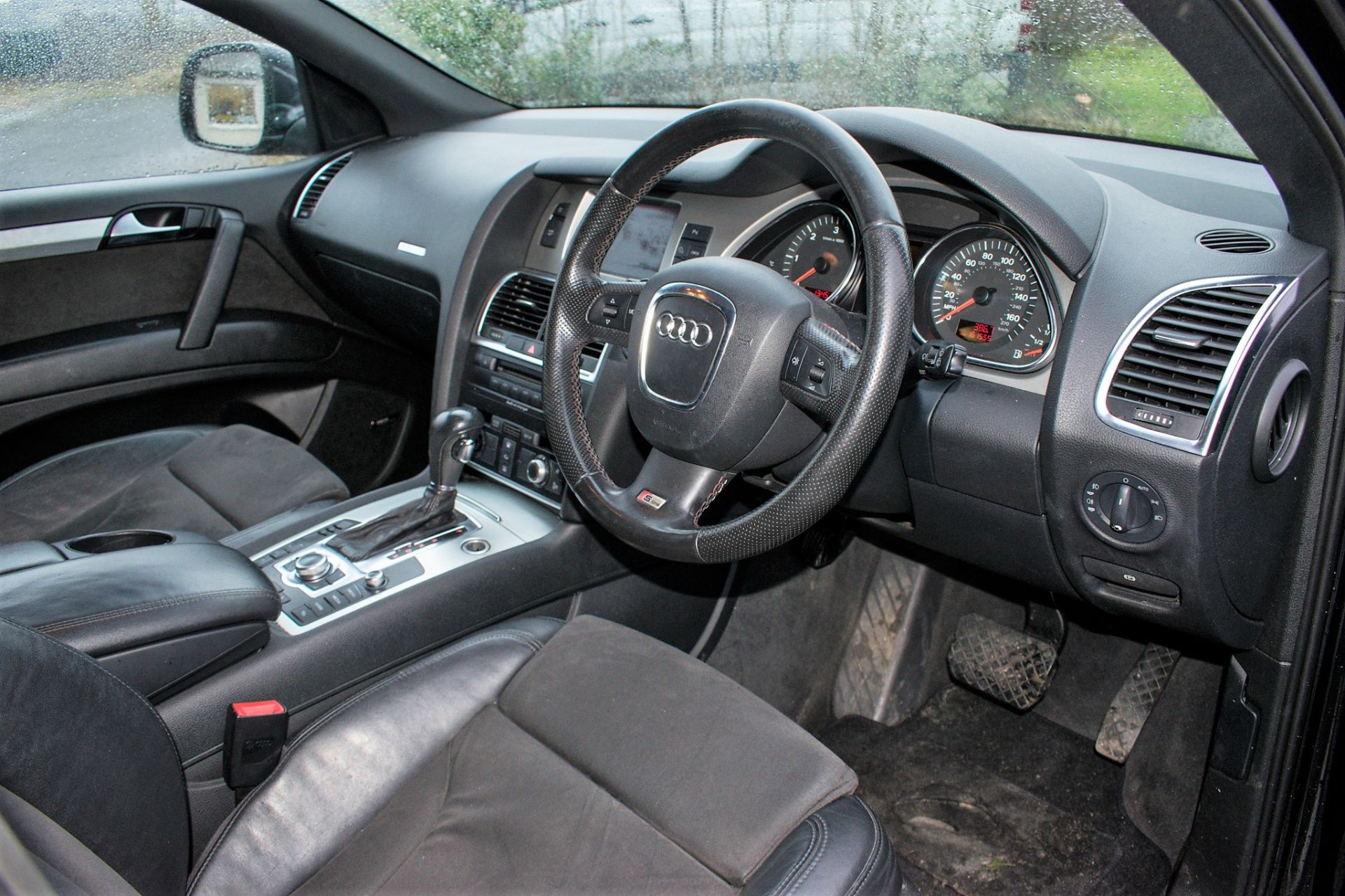 Audi Q7 3.0 TDi S-Line Auto 5 door sports utility vehicle - Image 13 of 22