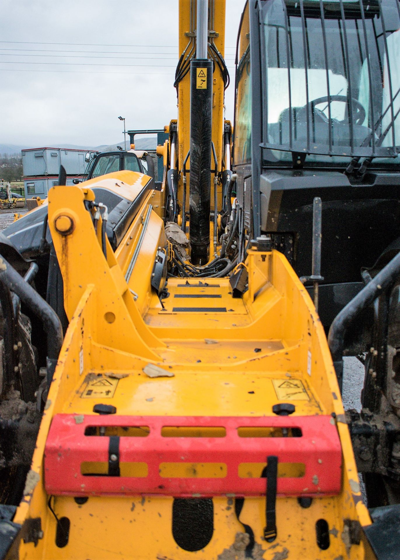 JCB 540-170 17 metre telescopic handler Year: 2015 S/N: 2353803 Recorded Hours: 3511 c/w sway - Image 15 of 20