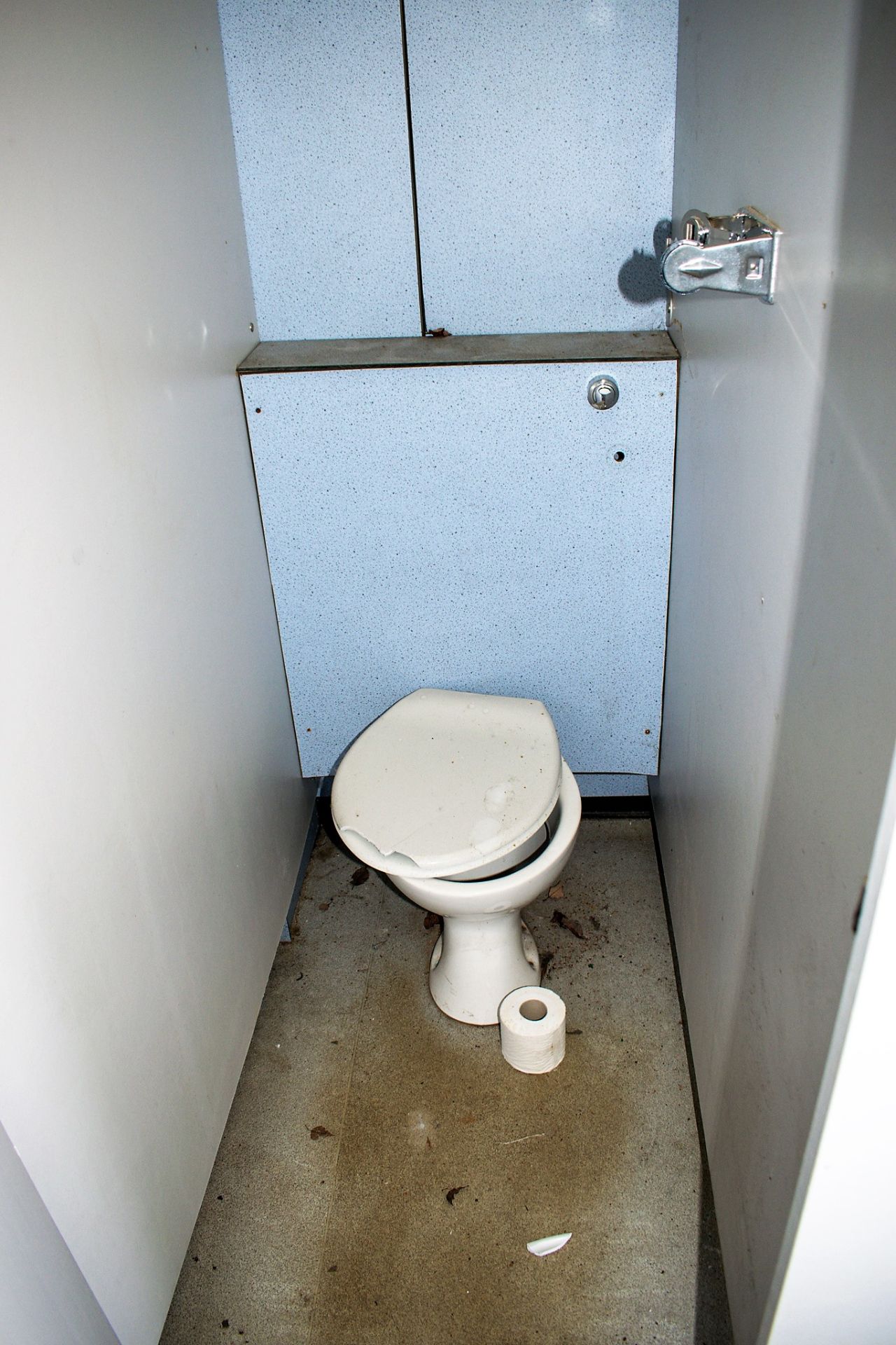 12 ft x 8 ft steel anti vandal toilet site unit Comprising of Gents toilet (2 - cubicles, 2 - - Image 12 of 13