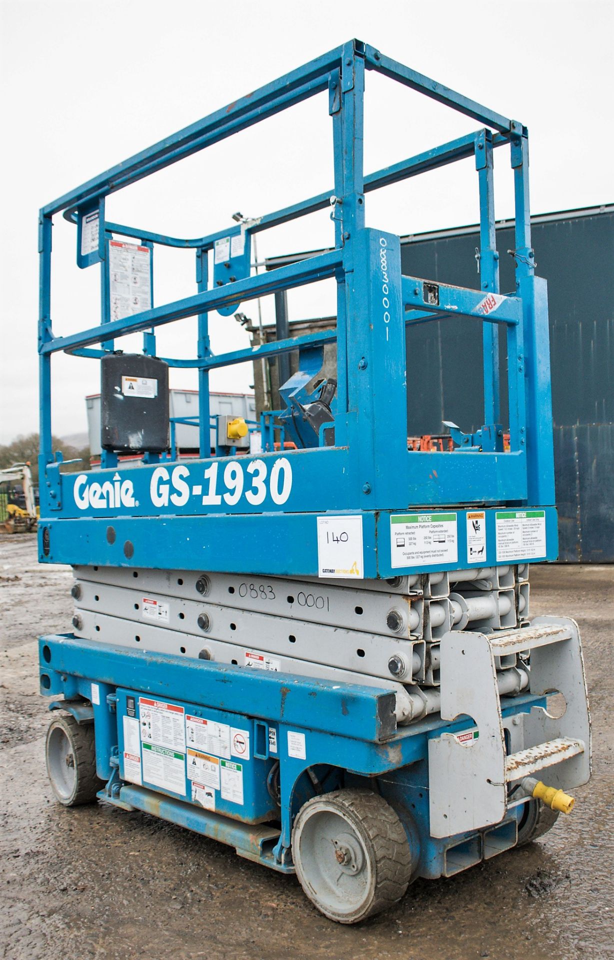 Genie GS1930 battery electric scissor lift Year: 2002 S/N: 53599 Recorded Hours: 347 0883-0001 - Image 4 of 9