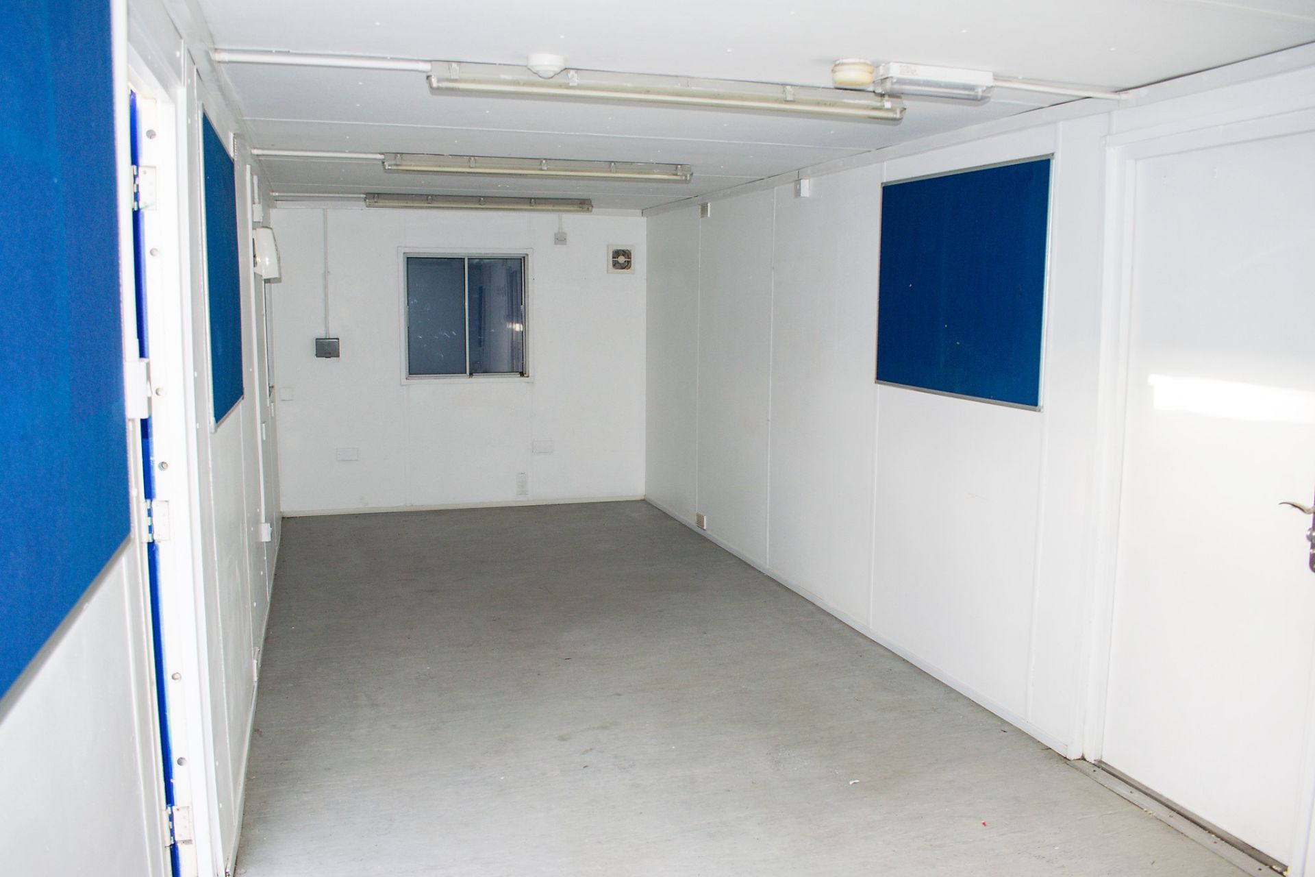 32 ft x 10 ft steel anti vandal office site unit Comprising of: office room & kitchen area c/w - Image 6 of 7