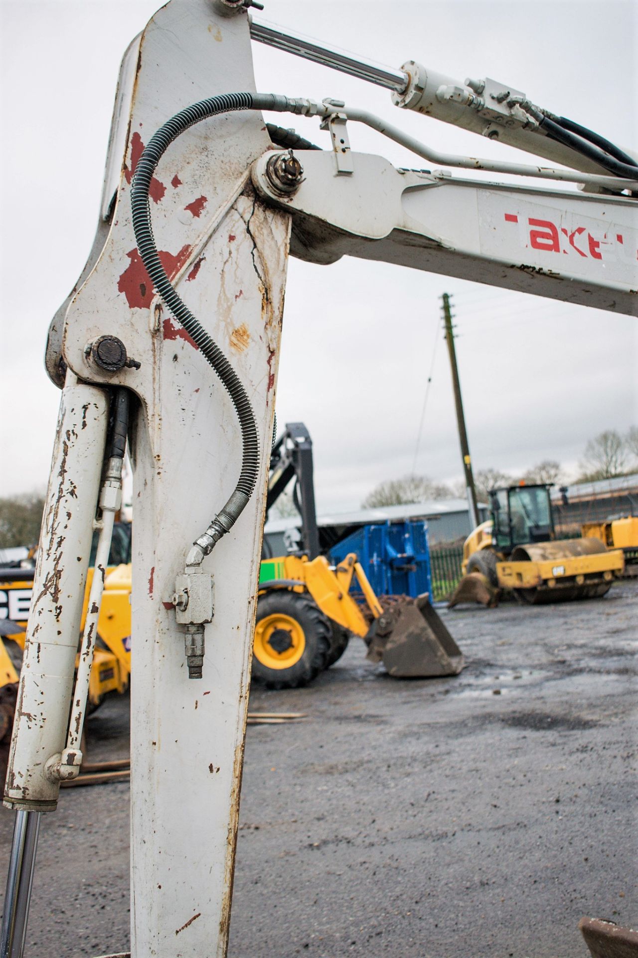 Takeuchi TB228 2.8 tonne rubber tracked excavator Year: 2014 S/N: 122803553 Recorded Hours: Not - Image 13 of 18