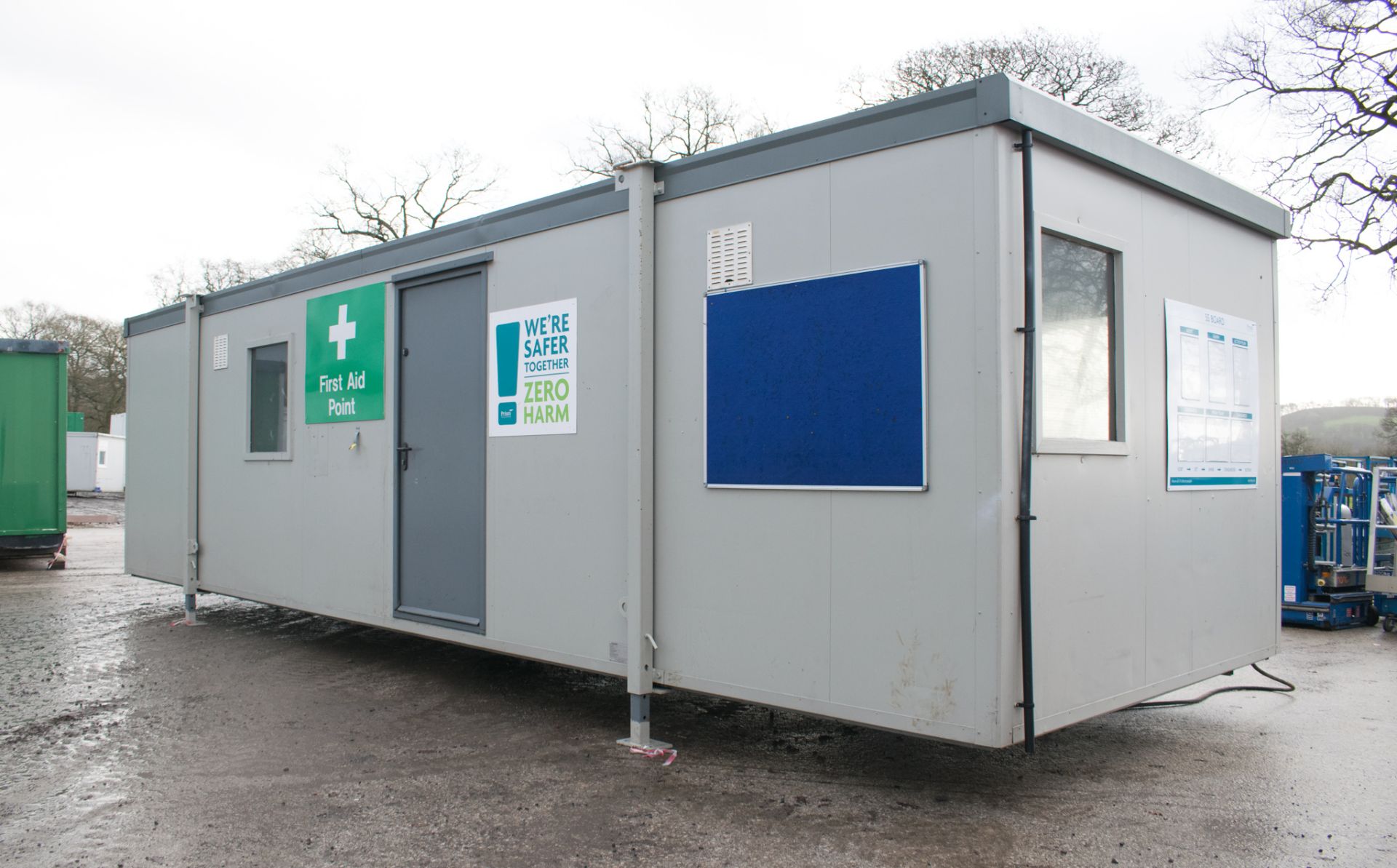 Portakabin 32 ft x 10 ft jack leg office site unit  c/w: Keys  SESE 0000174 - Image 2 of 7