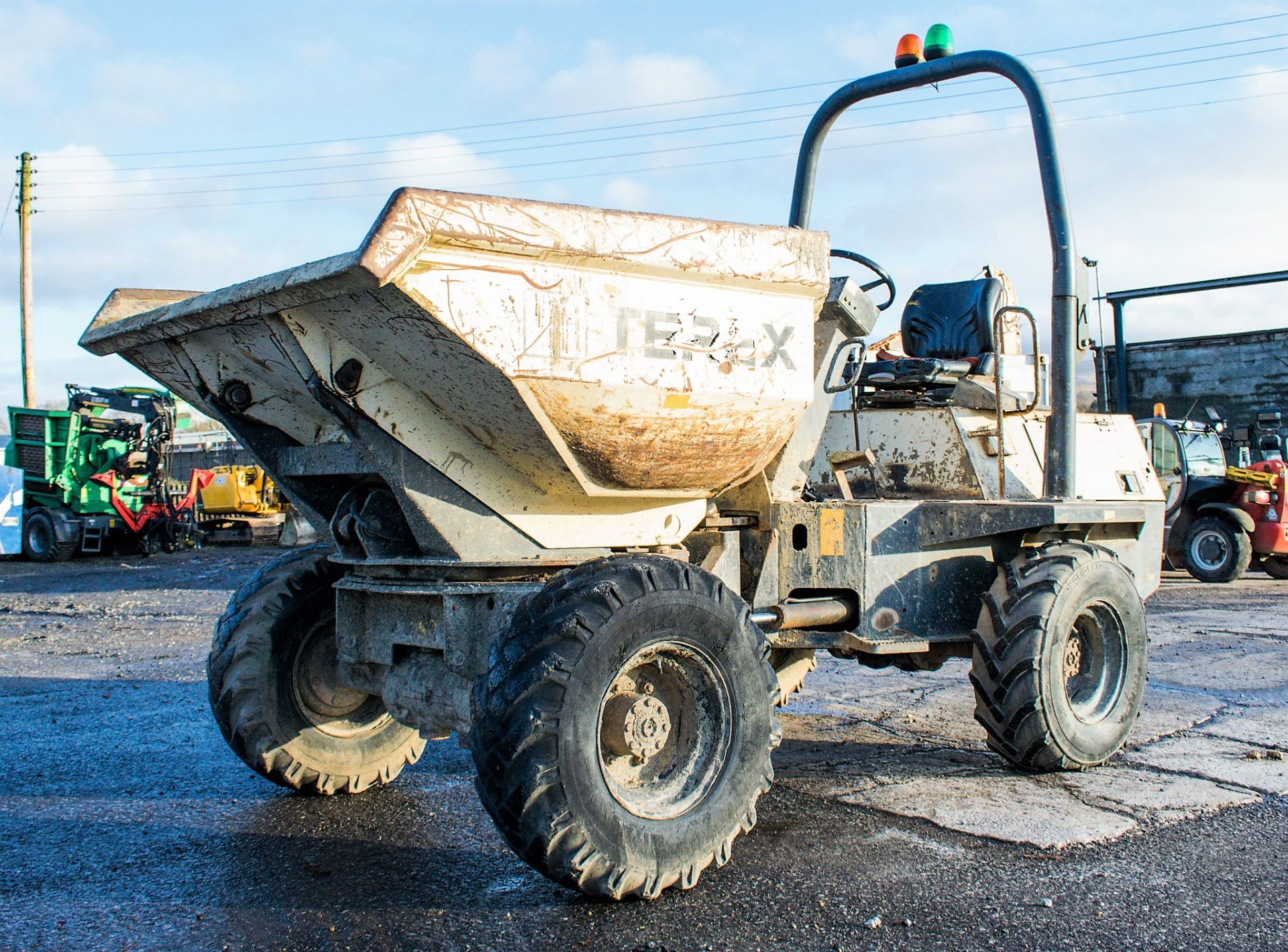 Benford Terex 3 tonne swivel skip dumper Year: S/N:  Recorded Hours: 3115 D1307 DuB350414