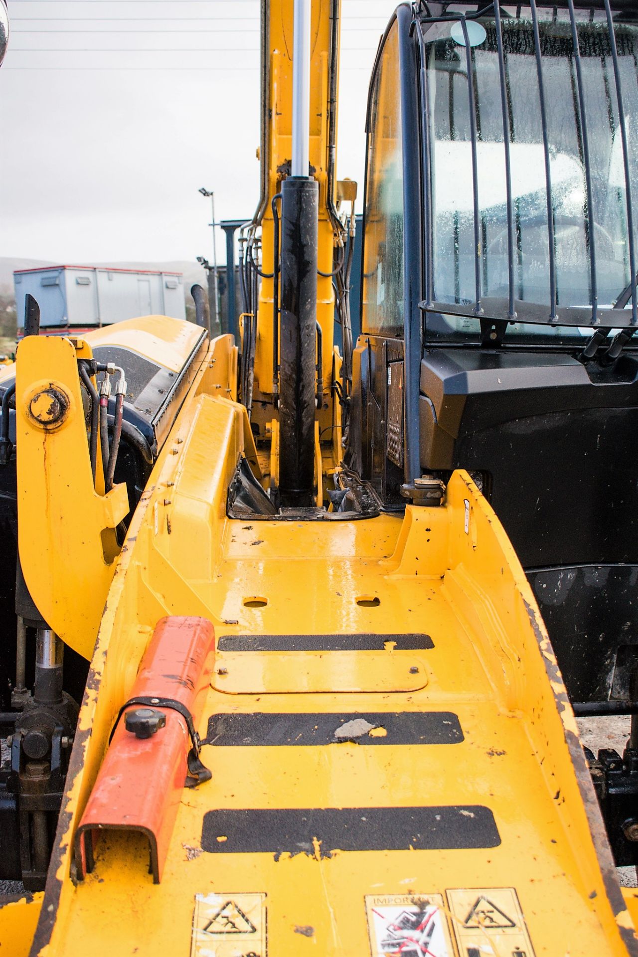 JCB 535-125 12.5 metre telescopic handler Year: 2015 S/N: 2350833 Recorded Hours: 2343 c/w sway - Image 10 of 20