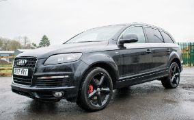 Audi Q7 3.0 TDi S-Line Auto 5 door sports utility vehicle