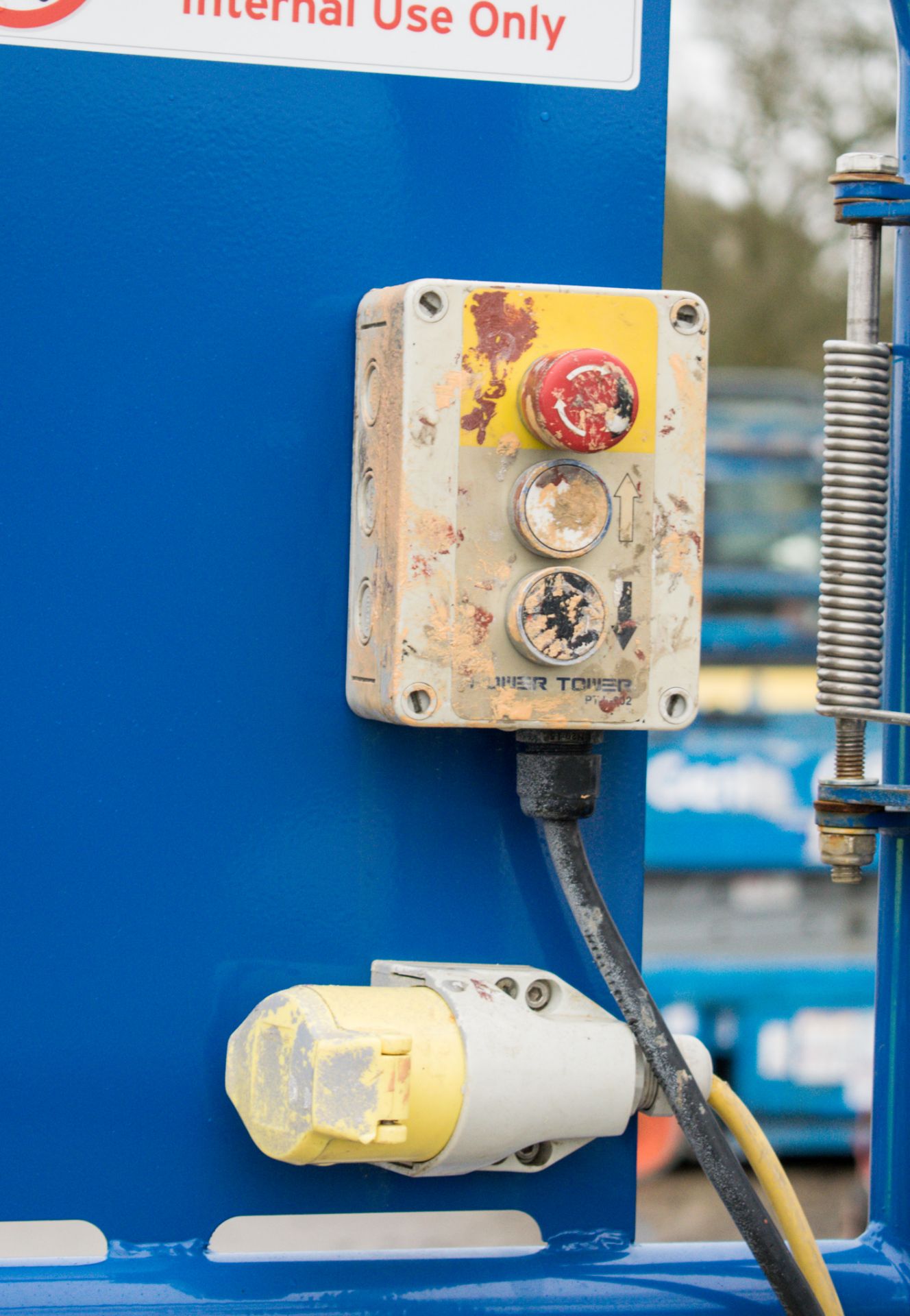 Power Tower battery electric push along scissor lift Year: 2008 08PT0011 - Image 6 of 6