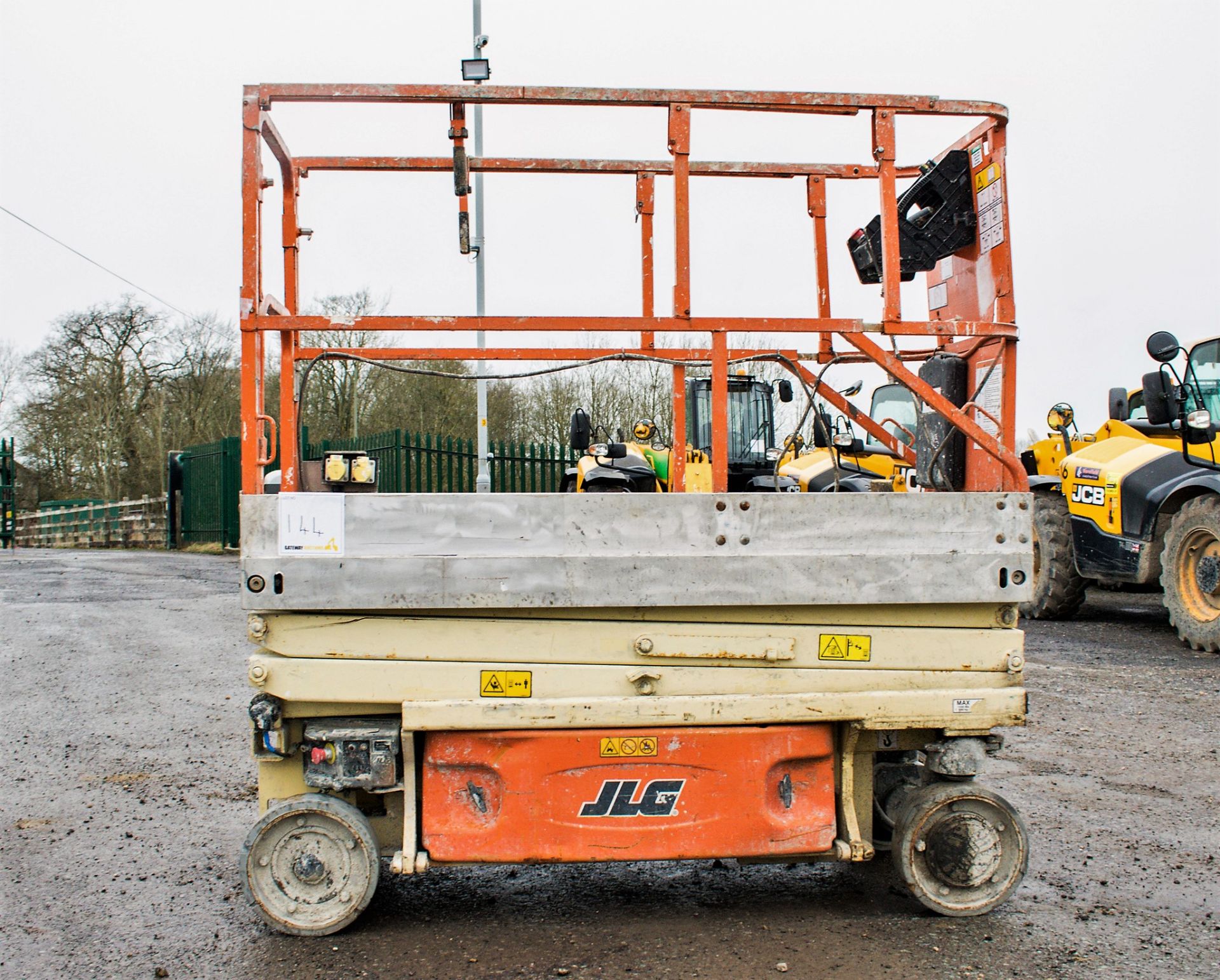 JLG 1930ES battery electric scissor lift Year: 2005 S/N: 5787 Recorded Hours: 355 WOOLPE12 - Image 6 of 8