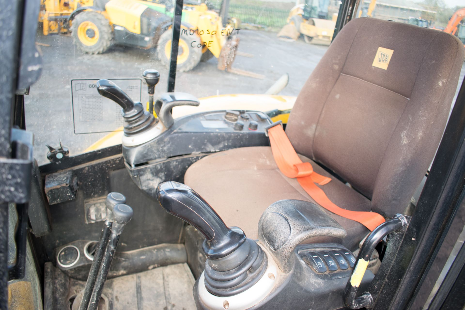 JCB 8055 RTS 5.5 tonne rubber tracked excavator Year: 2013 S/N: 2060501 Recorded Hours: 2294 - Image 18 of 18