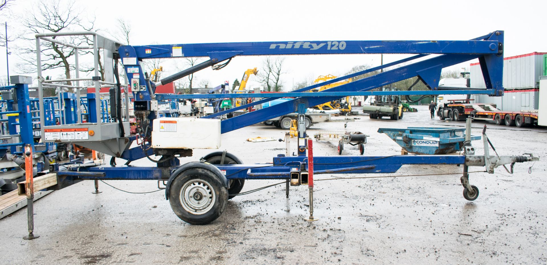 Nifty 120 ME fast tow articulated boom lift access platform Year: 2005 S/N: 0113266 - Image 5 of 9