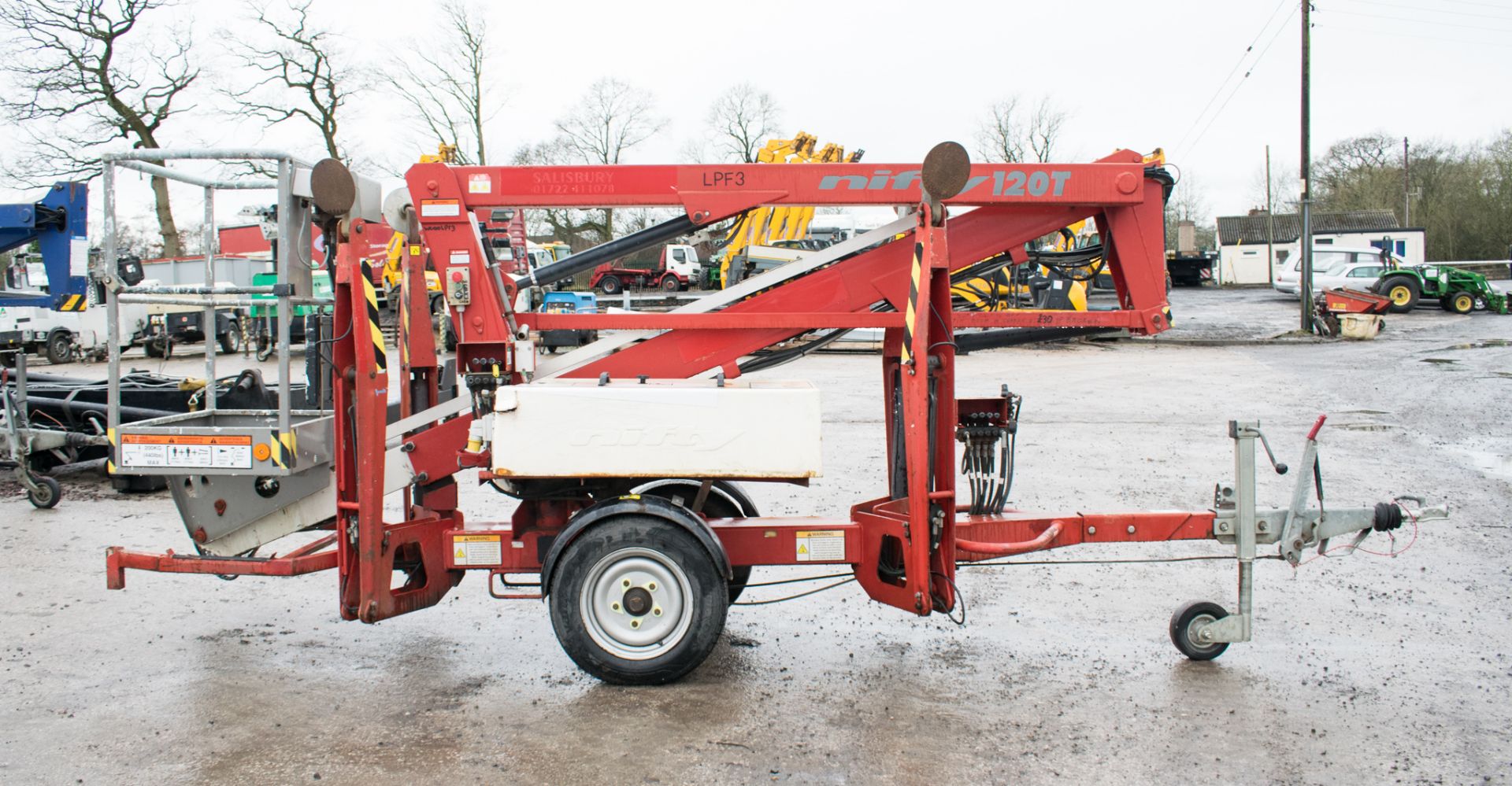 Nifty 120 TE fast tow articulated boom lift access platform Year: 2005 S/N: 0413653 WOOLPF3 - Image 5 of 9