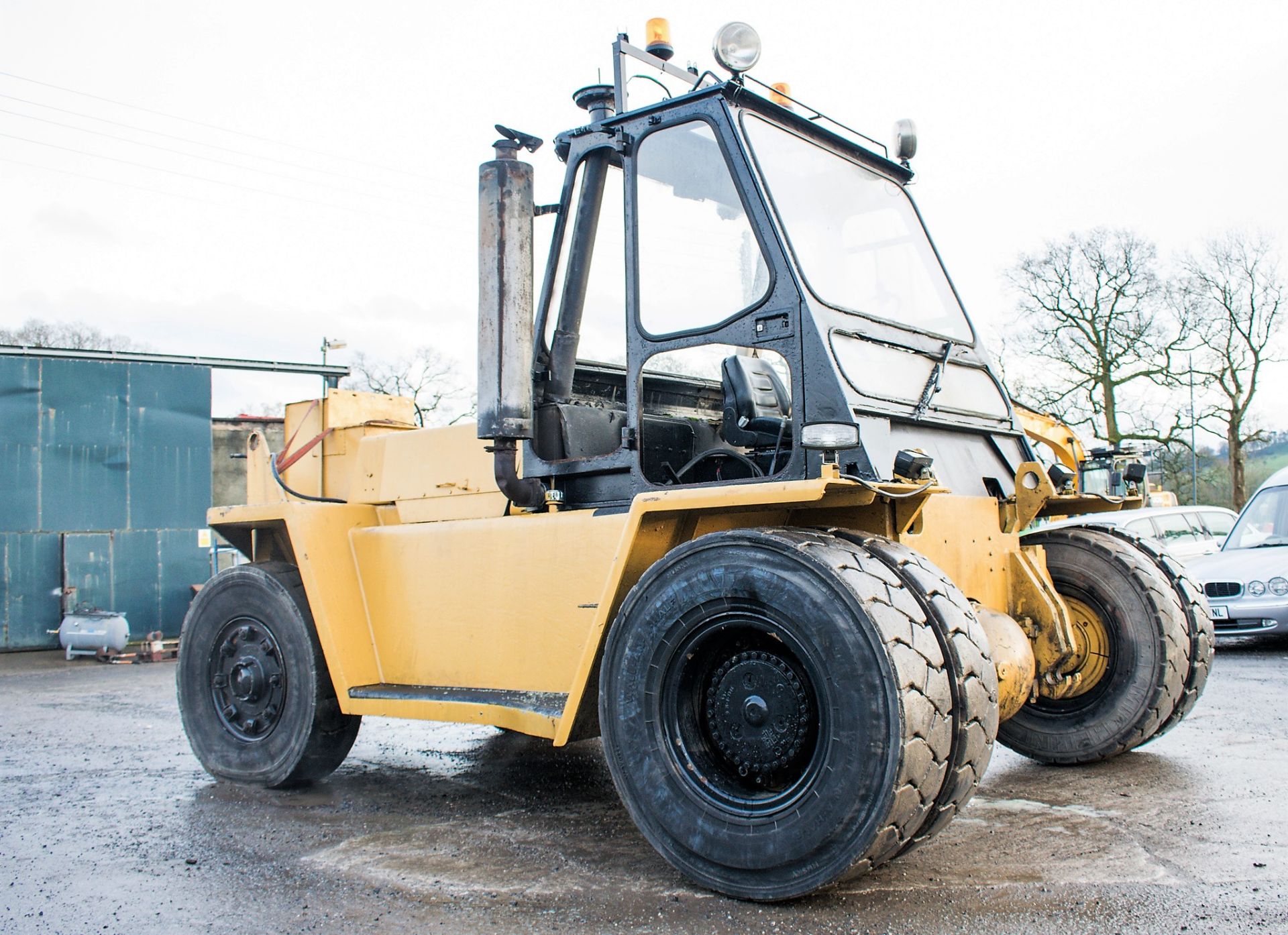 Caterpillar V330B diesel driven fork lift truck Year: 1991 S/N: 86Y01373 Recorded Hours:26,511 c/w - Image 4 of 25