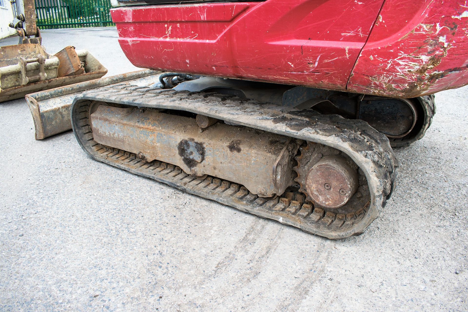 Takeuchi TB228 2.8 tonne rubber tracked mini excavator Year: 2014 S/N: 122803279 Recorded Hours: Not - Image 7 of 12