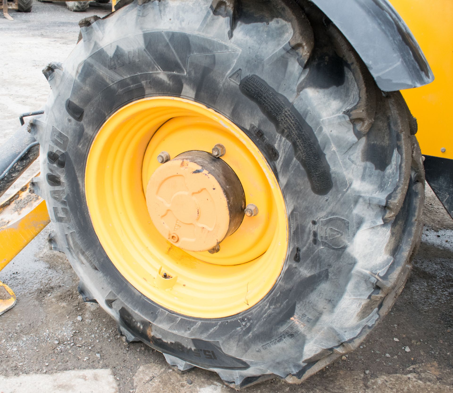 JCB 535-125 12.5 metre telescopic handler Year: 2015 S/N: 350818 Recorded Hours: 3388 c/w sway - Image 18 of 20