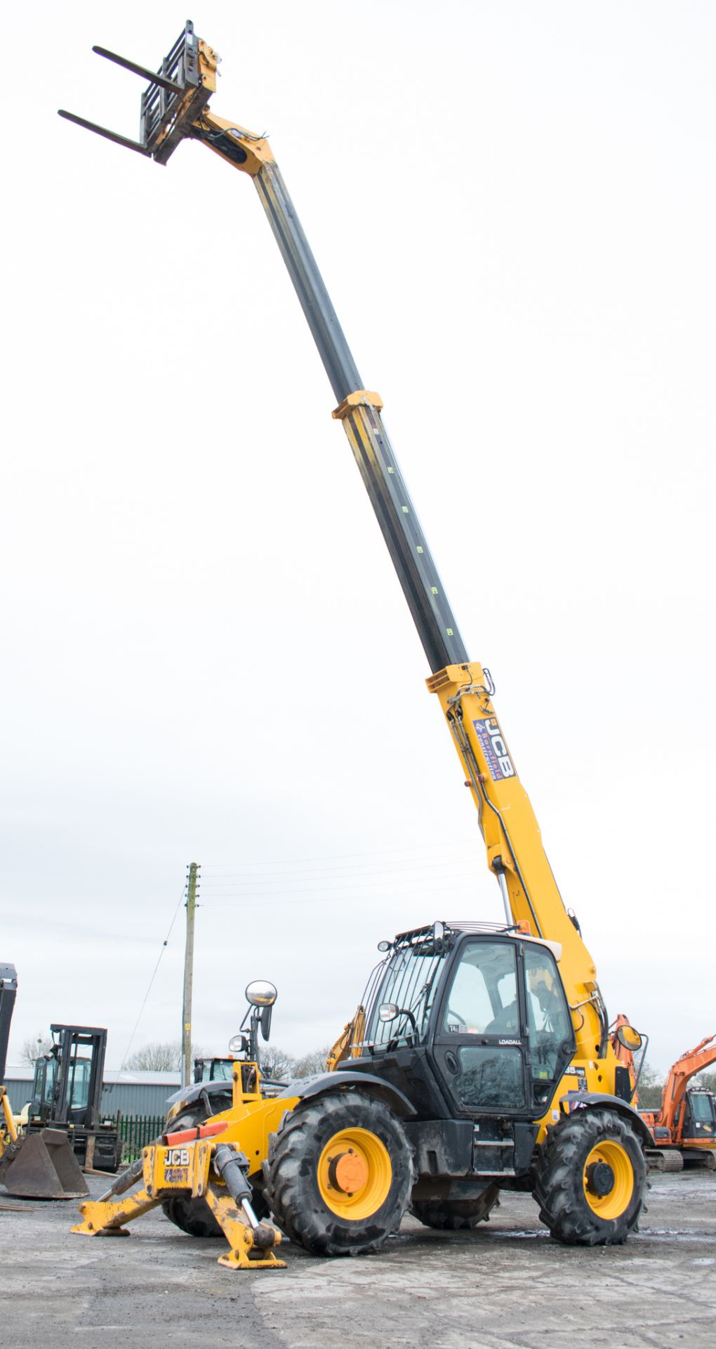 JCB 535-125 12.5 metre telescopic handler Year: 2015 S/N: 350818 Recorded Hours: 3388 c/w sway - Image 9 of 20