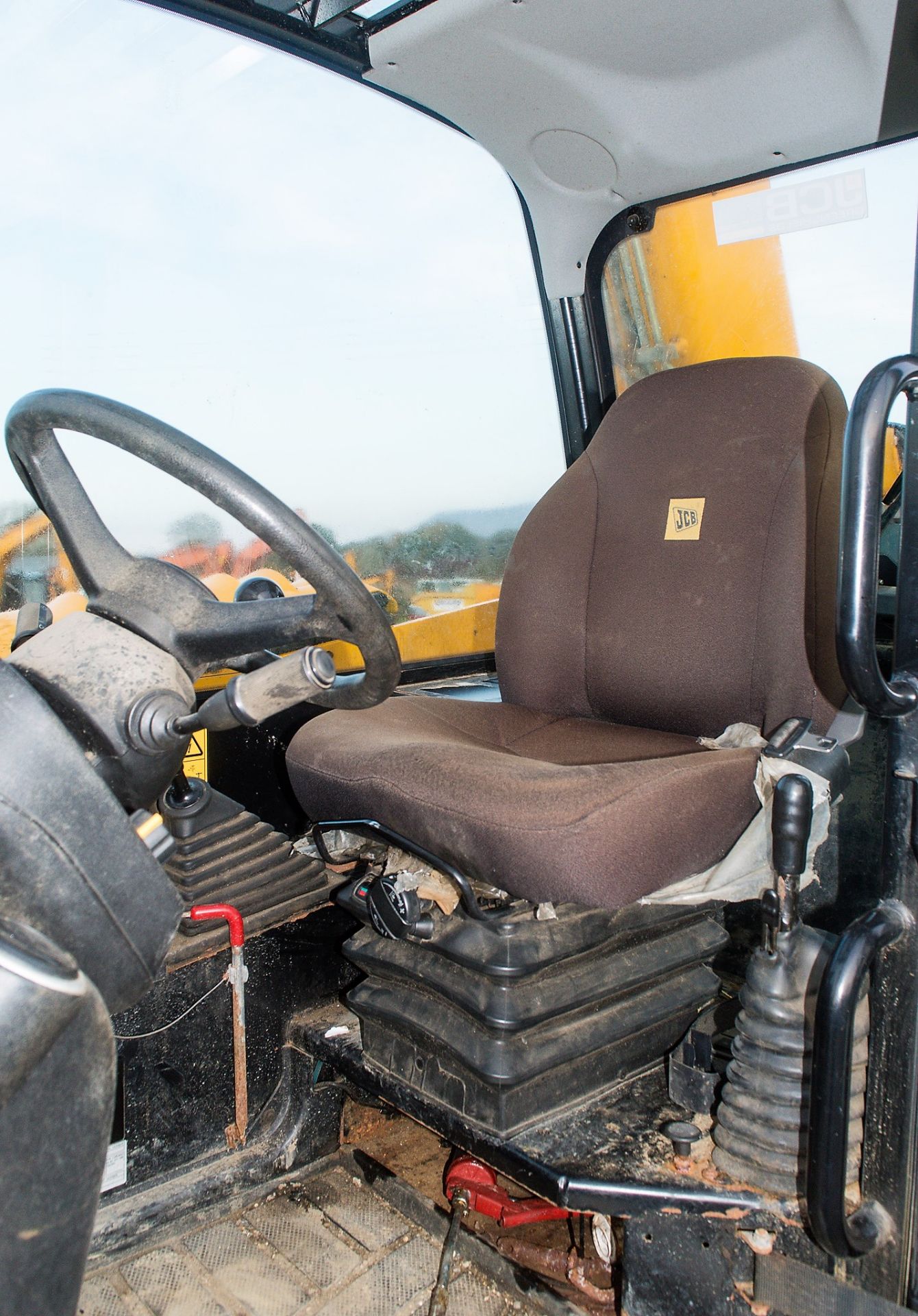 JCB 531-70 7 metre telescopic handler Year: 2014 S/N: 2337067 Recorded Hours: 2042 c/w rear camera - Image 17 of 19