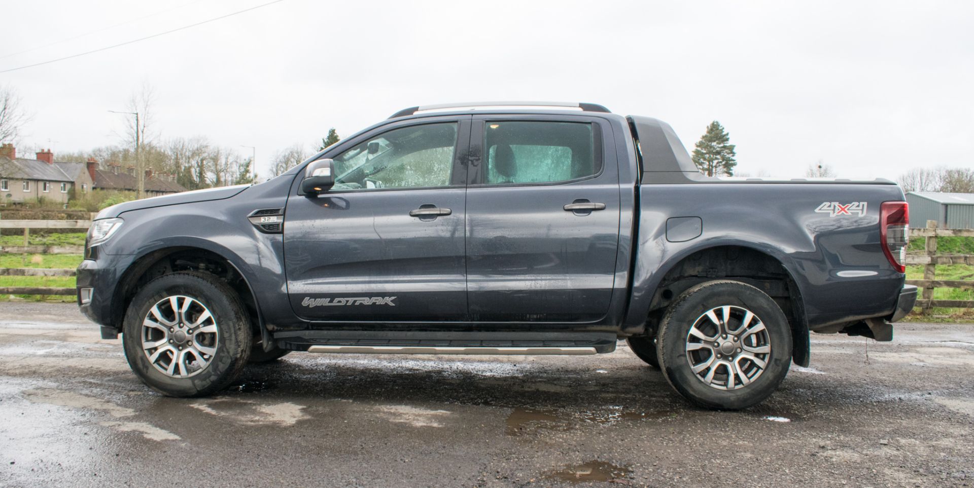 Ford Ranger Wildtrak 4 x 4 DCB TDCI automatic pick-up Registration number: LM18 LKE Date of - Image 7 of 24