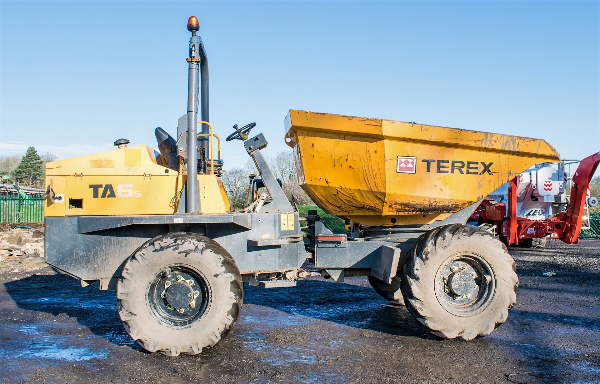 Benford Terex TA6 6 tonne swivel skip dumper Year: 2014 S/N: E3PJ5292 Recorded hours: 2019 - Image 8 of 19