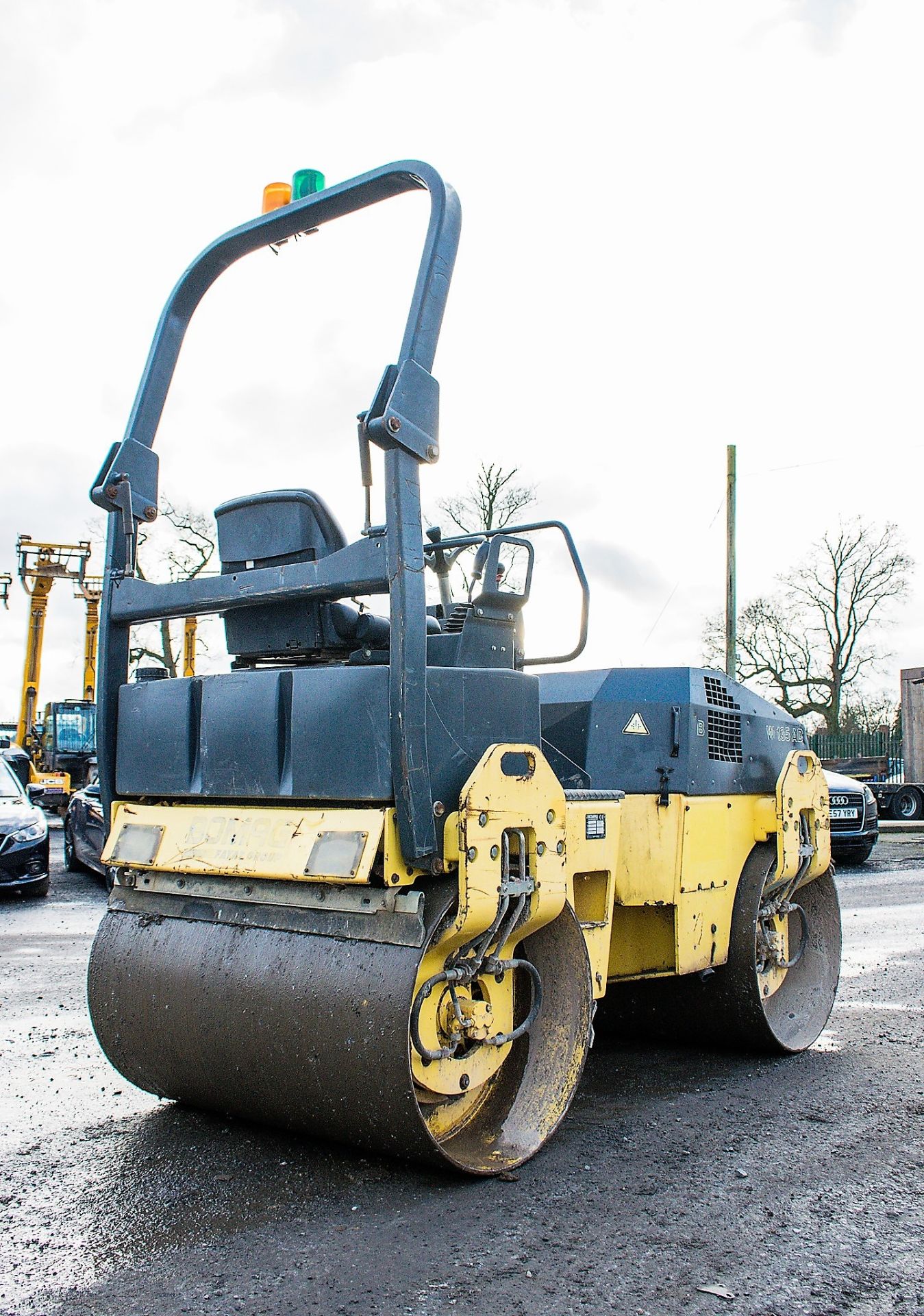 Bomag BW135 AD double drum ride on roller Year: 2007 S/N: 10165016110 Recorded Hours: 1290 R1101 - Image 3 of 14