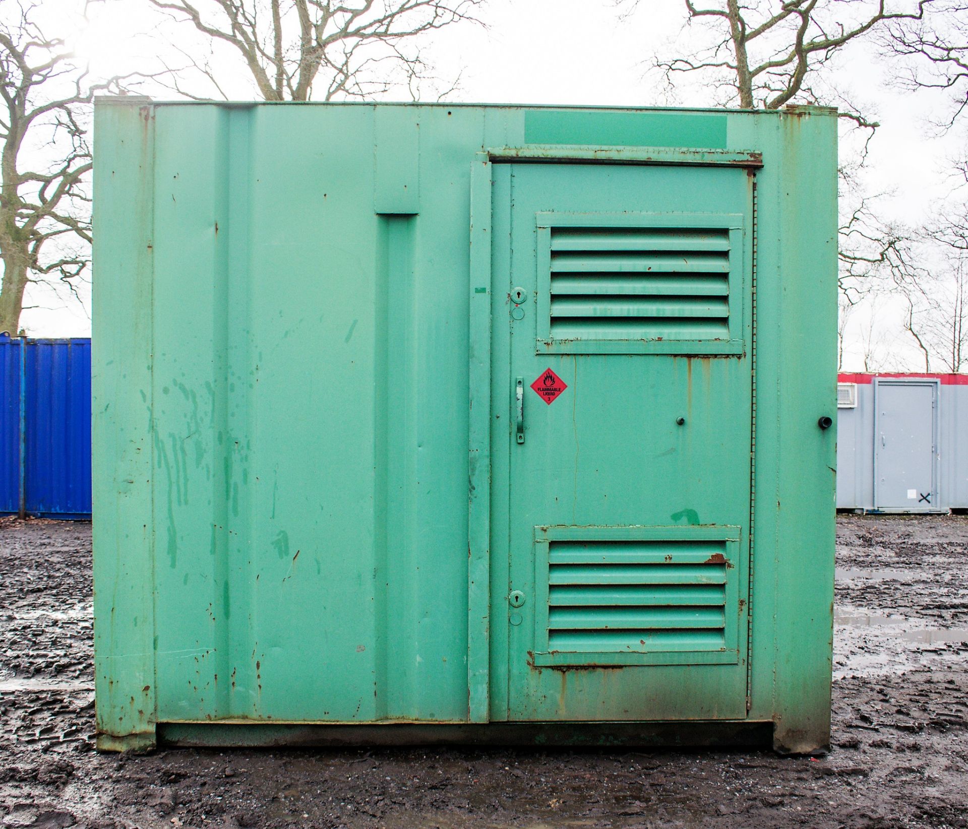 21 ft x 9 ft steel anti-vandal welfare site unit Comprising of: canteen area, toilet & generator - Image 6 of 16