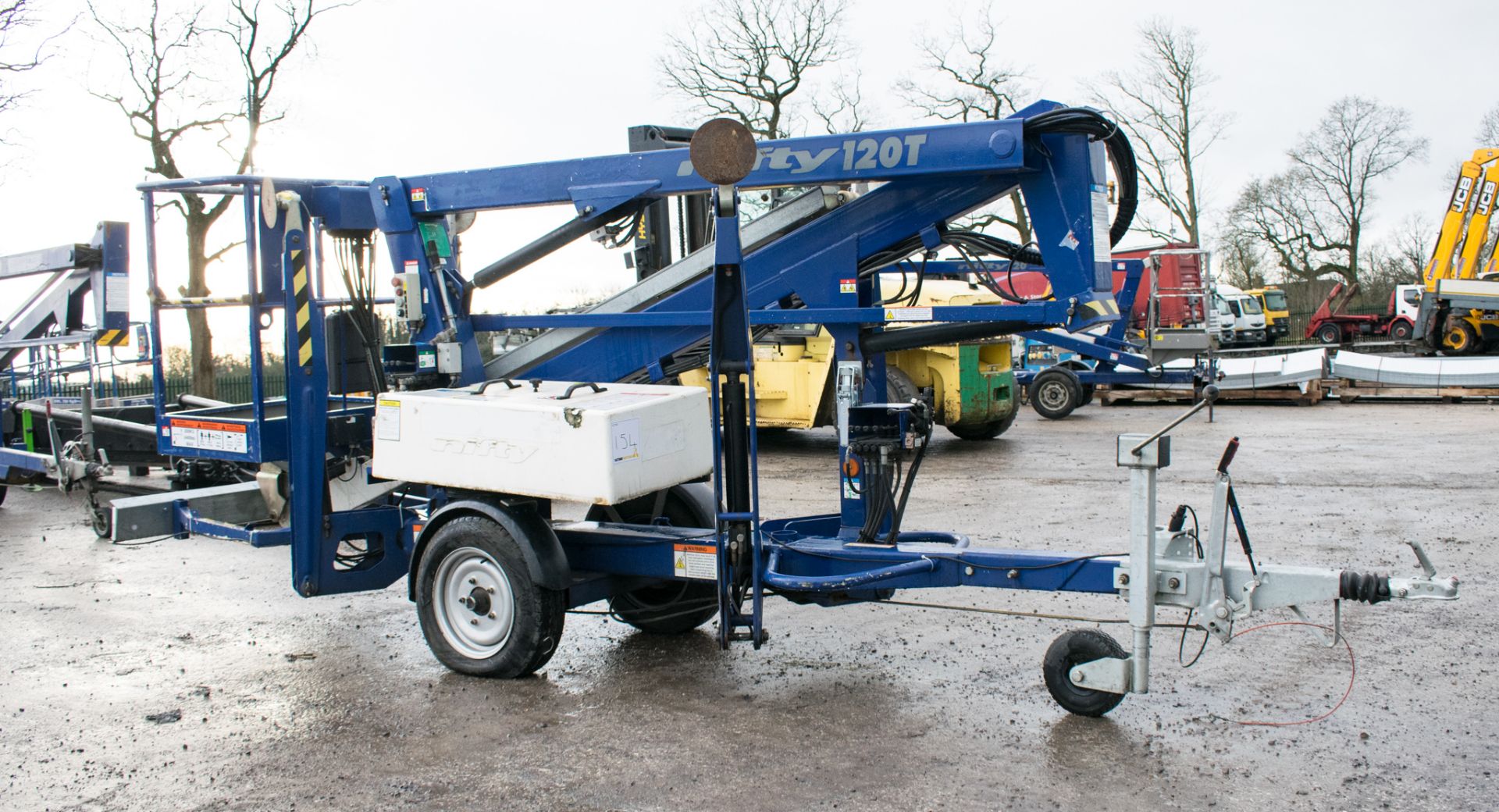 Nifty 120 TE fast tow articulated boom lift access platform Year: 2008 S/N: 0418750 08BB008 - Image 2 of 8