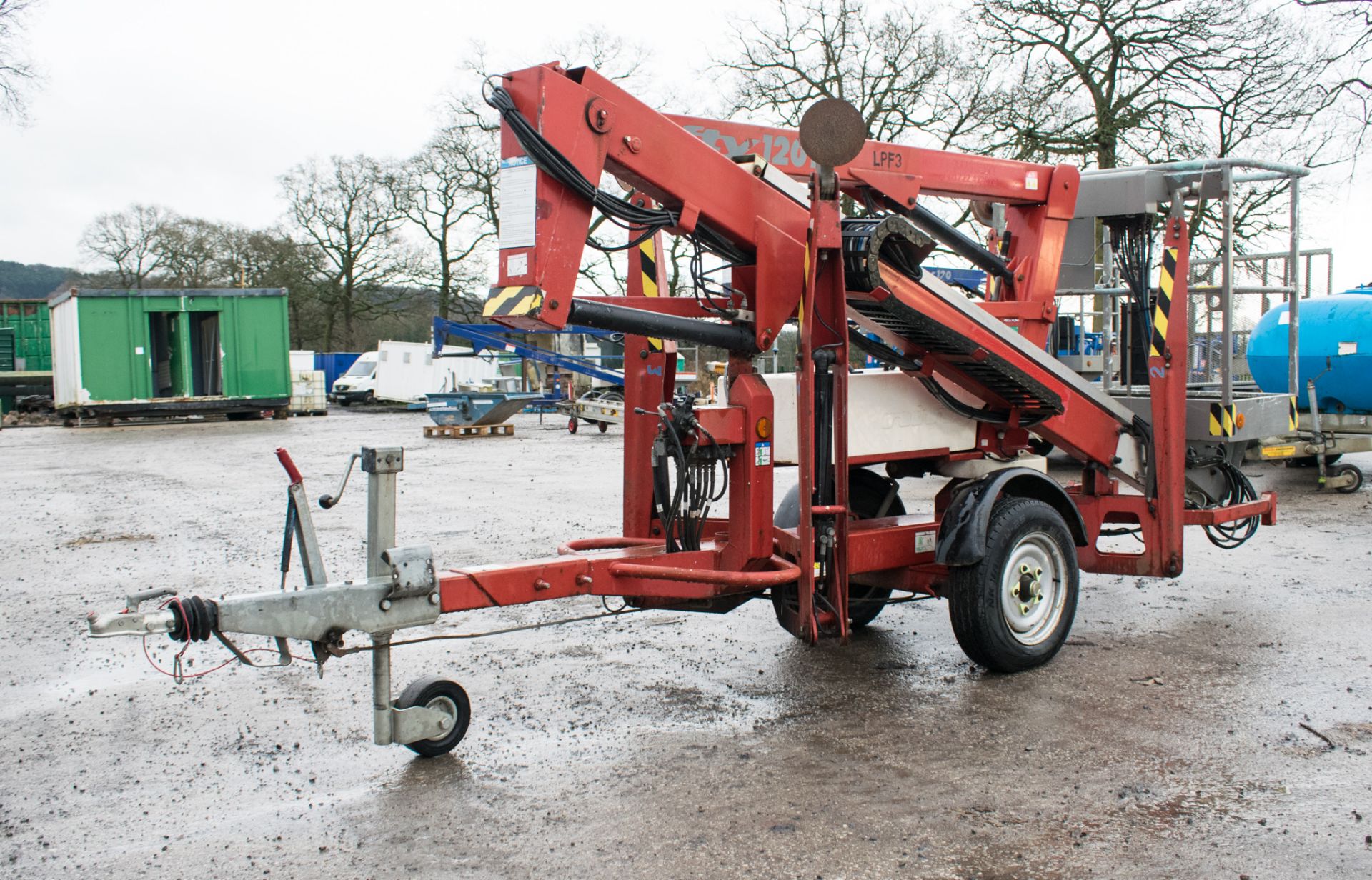 Nifty 120 TE fast tow articulated boom lift access platform Year: 2005 S/N: 0413653 WOOLPF3 - Image 2 of 9