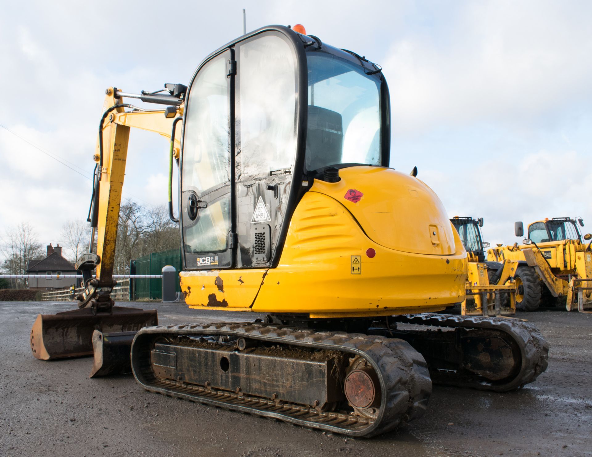JCB 8055 RTS 5.5 tonne rubber tracked excavator Year: 2013 S/N: 2060501 Recorded Hours: 2294 - Image 3 of 18