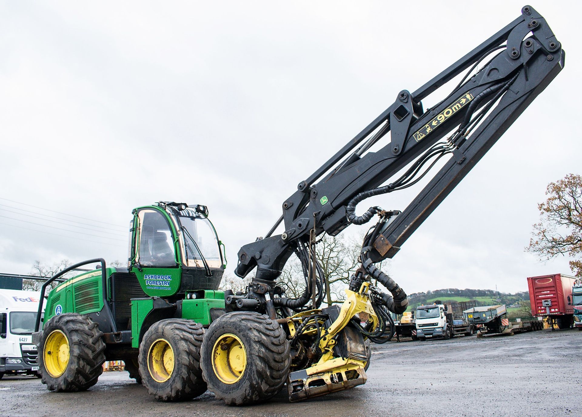 John Deere 1270 E 6 wheel harvester Year: 2009 S/N: WJ1270E001649 Recorded Hours: 17,008 c/w CH710- - Image 2 of 22