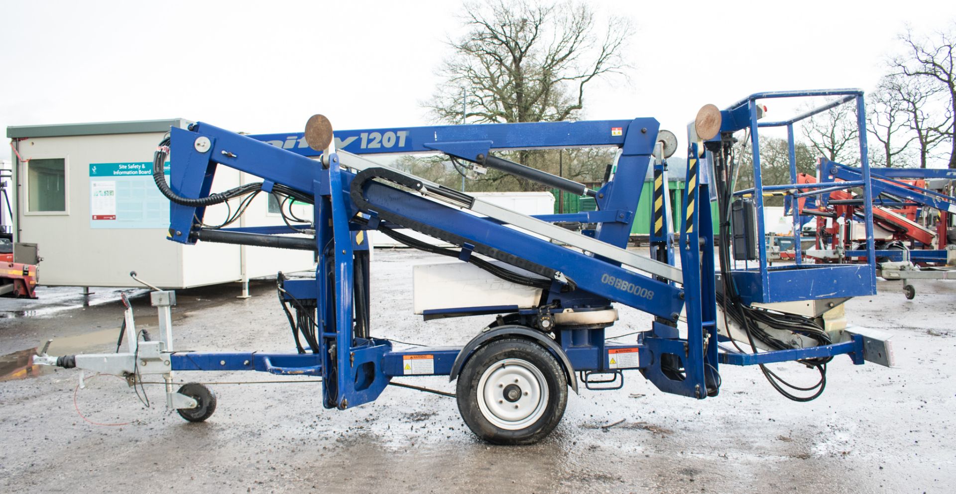 Nifty 120 TE fast tow articulated boom lift access platform Year: 2008 S/N: 0418750 08BB008 - Image 6 of 8