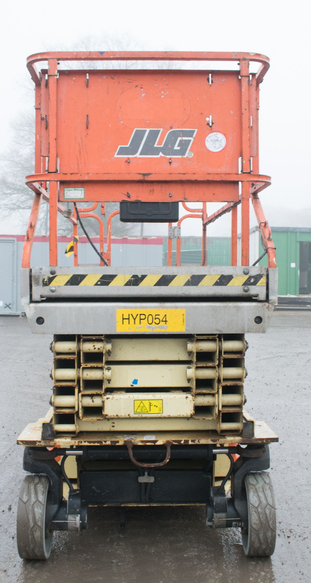 JLG 3246ES battery electric 12 metre driven sissor lift access platform Year: 2006 S/N: 1200006196 - Image 6 of 9