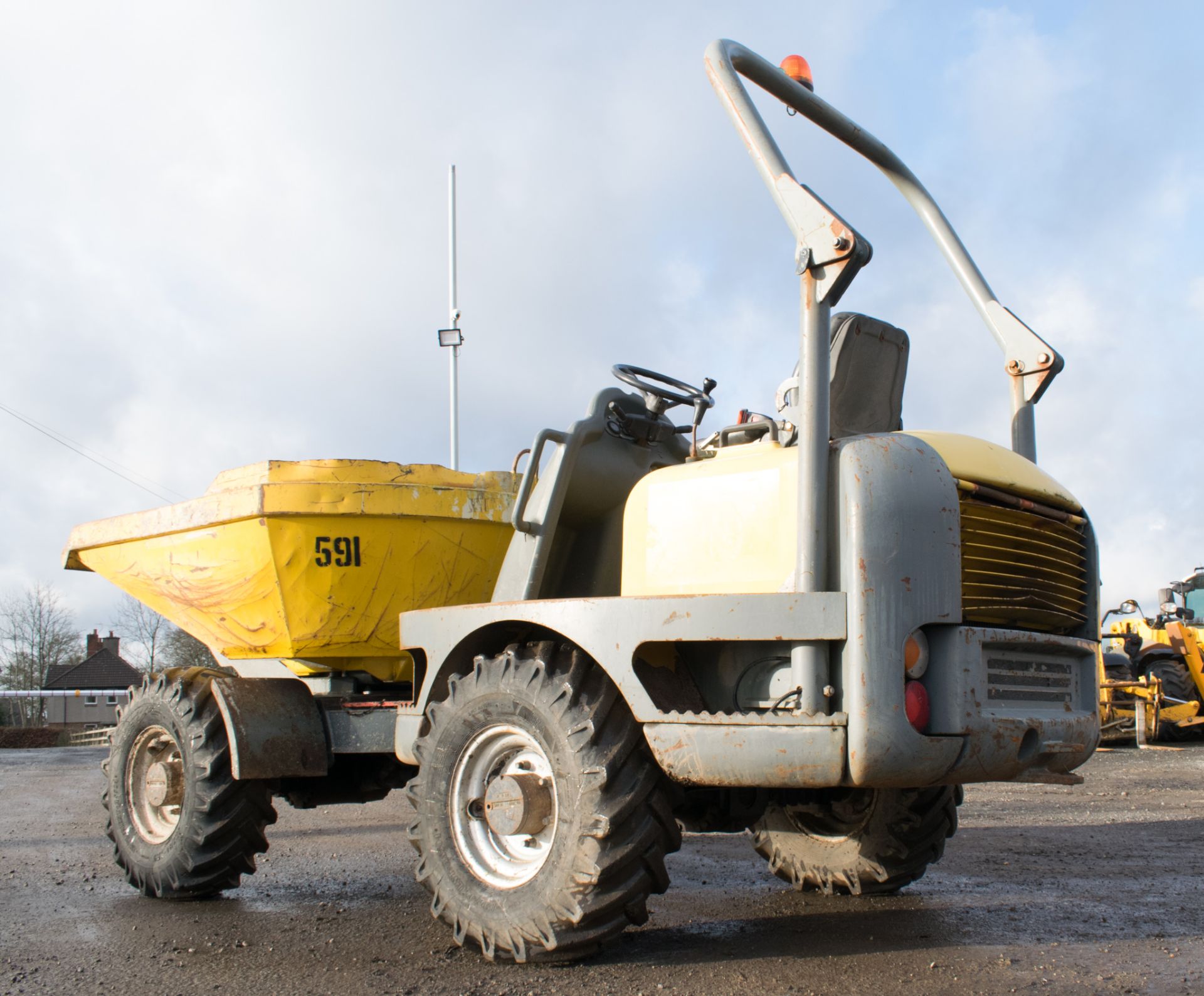 Neuson Lifton 3 tonne swivel skip dumper Year: 2003 S/N: AA31028D Recorded Hours: Not displayed ( - Image 3 of 18