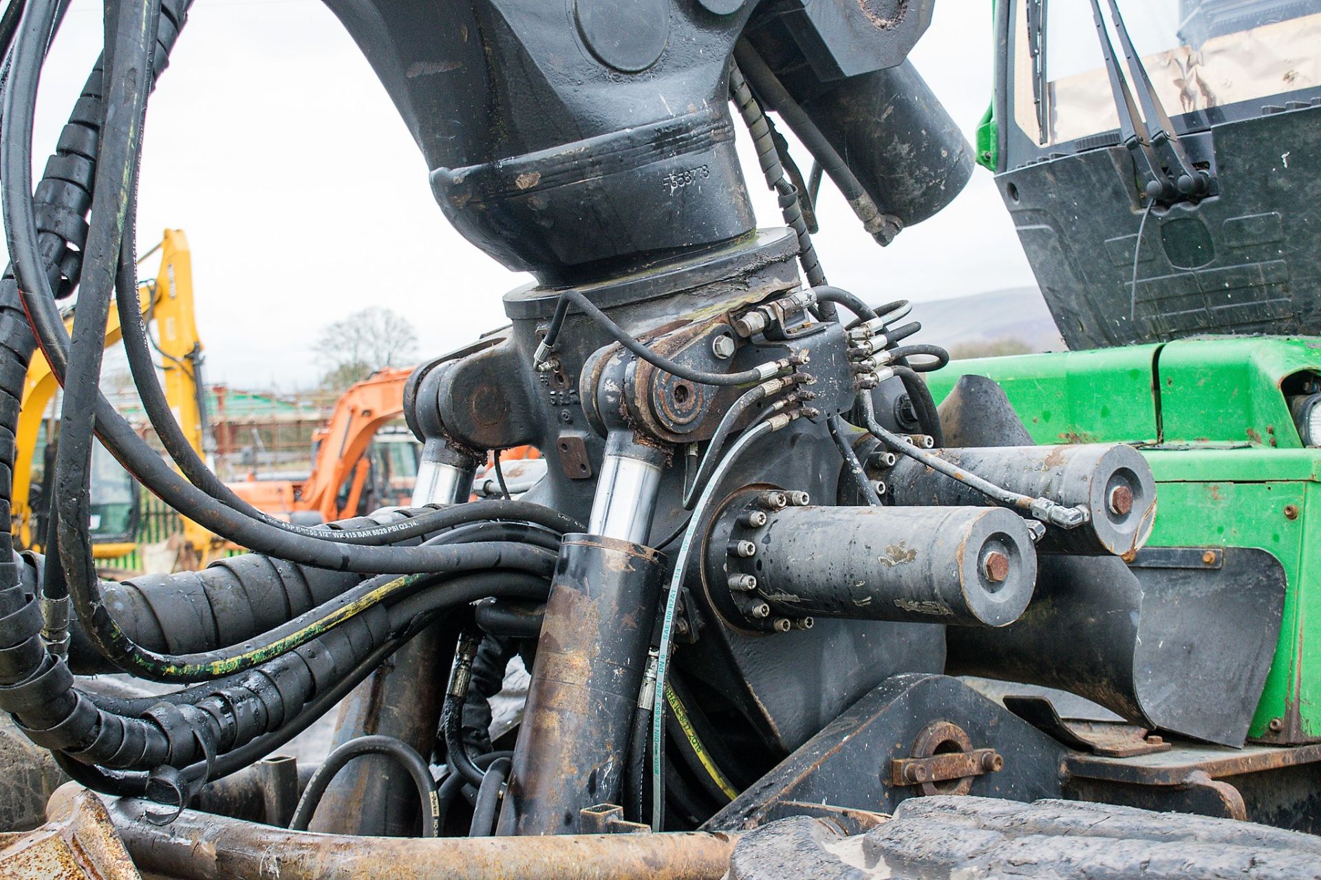 John Deere 1270 E 6 wheel harvester Year: 2009 S/N: WJ1270E001649 Recorded Hours: 17,008 c/w CH710- - Image 13 of 22