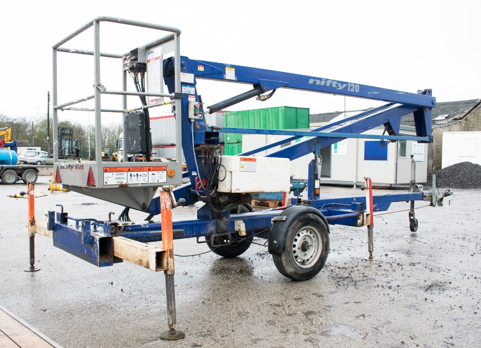 Nifty 120 ME fast tow articulated boom lift access platform Year: 2005 S/N: 0113266 - Image 4 of 9