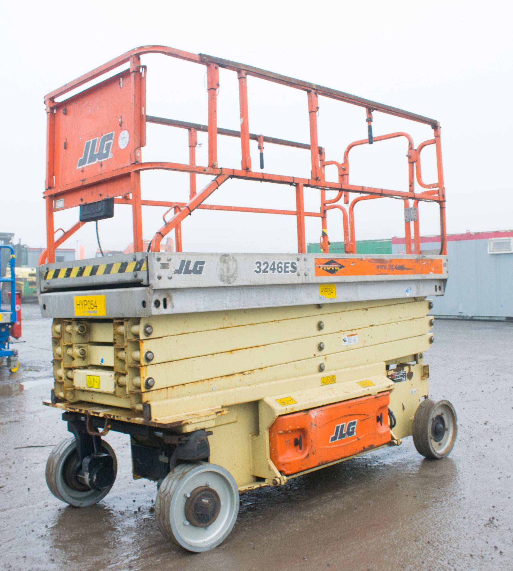 JLG 3246ES battery electric 12 metre driven sissor lift access platform Year: 2006 S/N: 1200006196