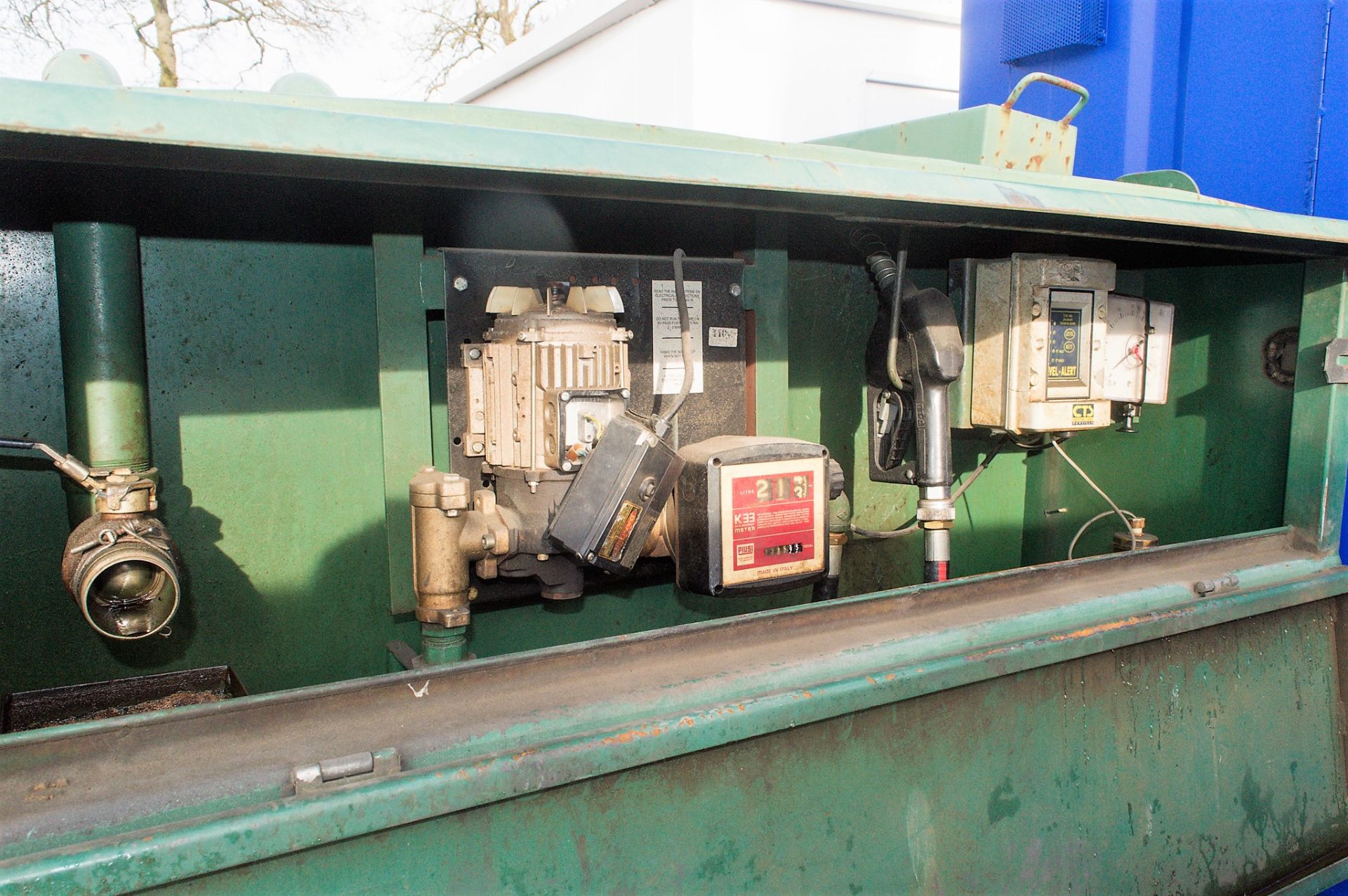 Koronka 1800 litre steel fuel tank c/w electric pump, gauge, delivery hose & nozzle - Image 3 of 3