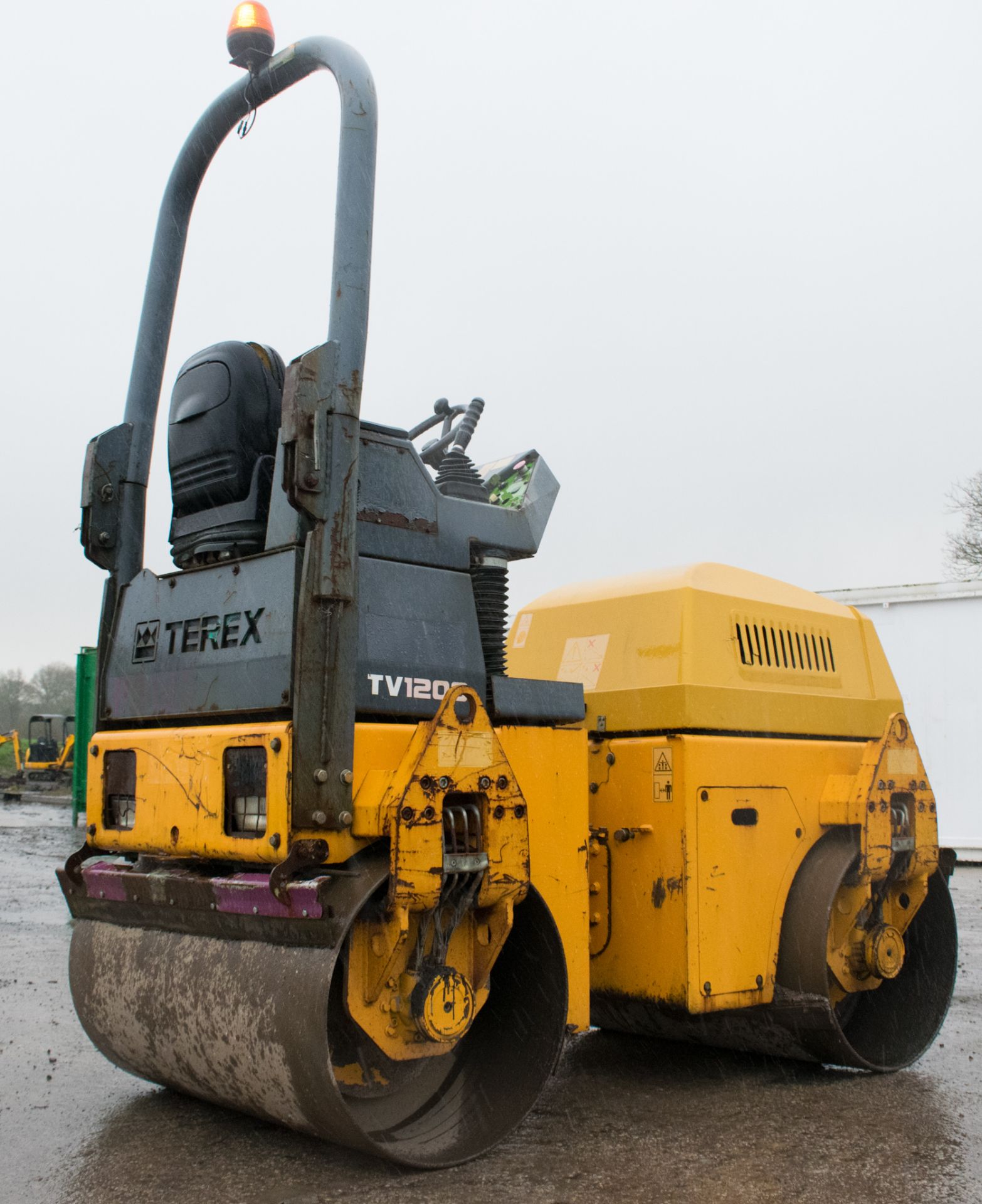 Benford Terex TV1200 double drum ride on roller Year: 2007 S/N: E710CD328 Recorded Hours: P3125 - Image 3 of 17